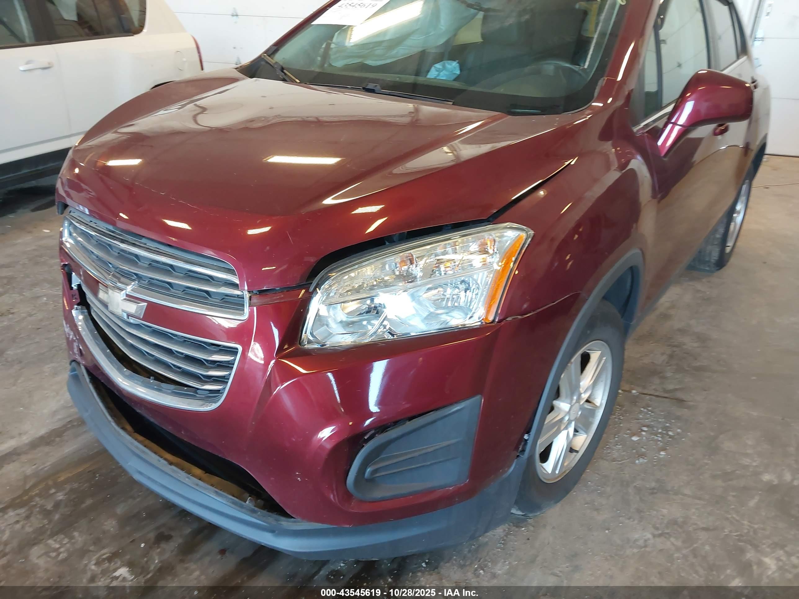 CHEVROLET TRAX image 6
