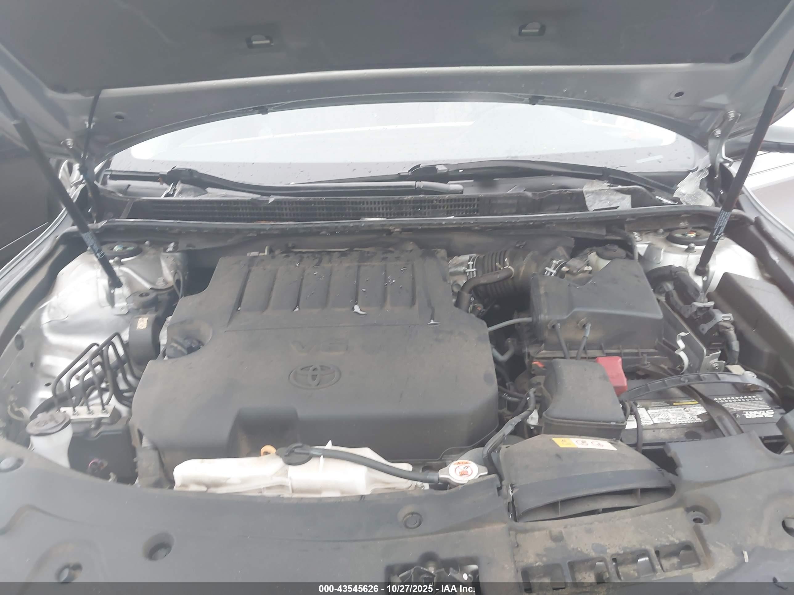 TOYOTA AVALON image 10
