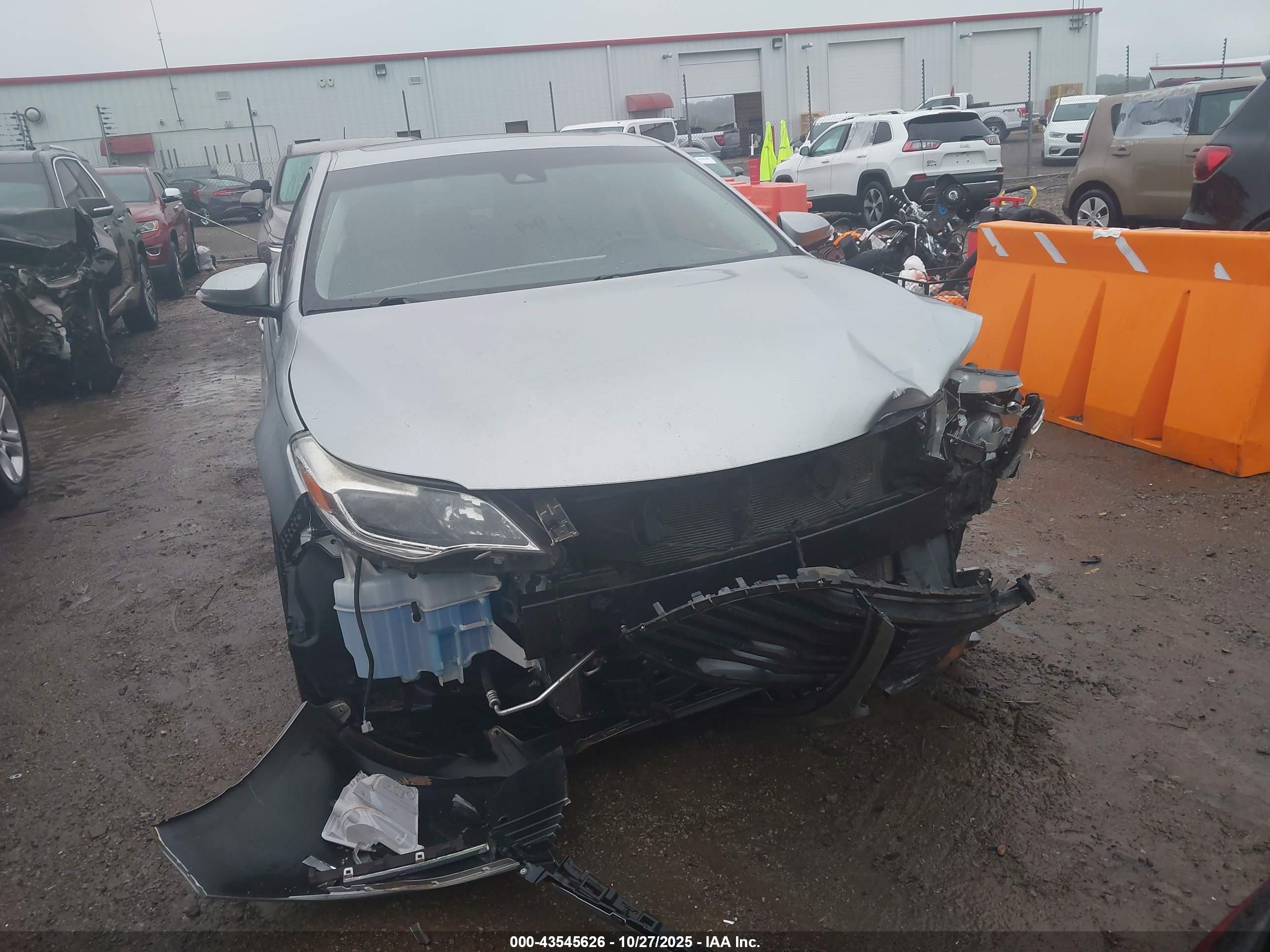 TOYOTA AVALON image 6