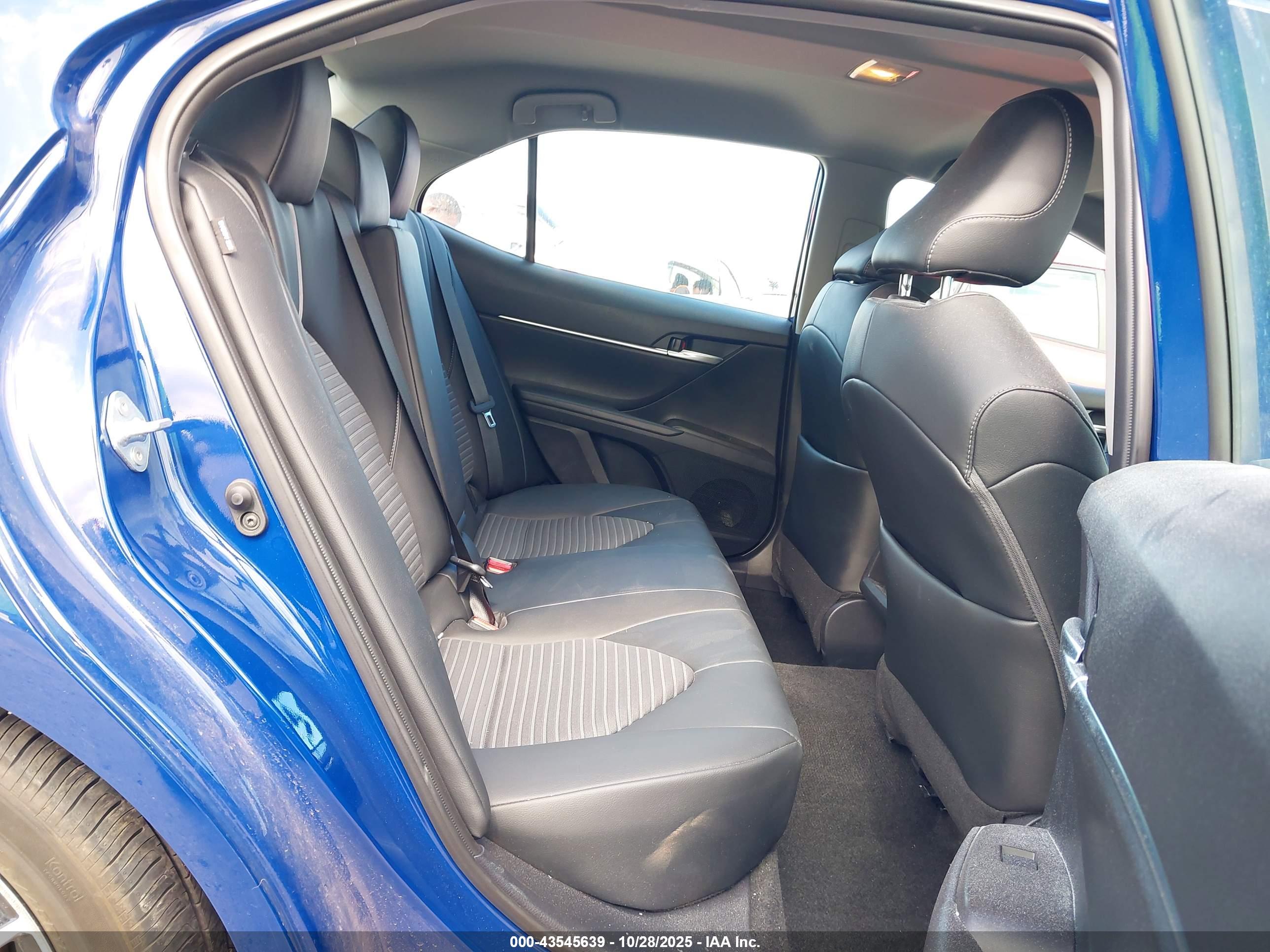 TOYOTA CAMRY image 8