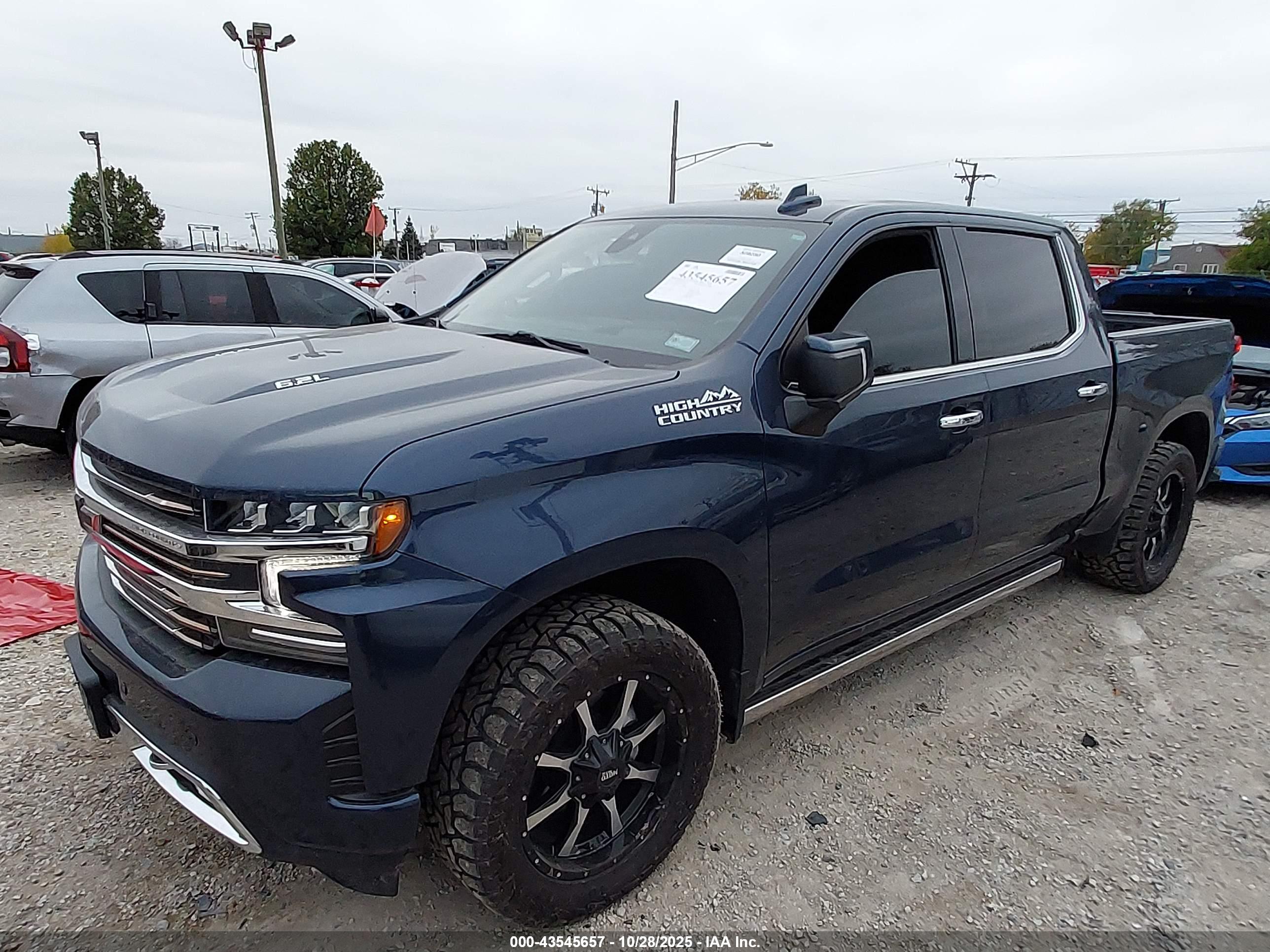 CHEVROLET SILVERADO image 2
