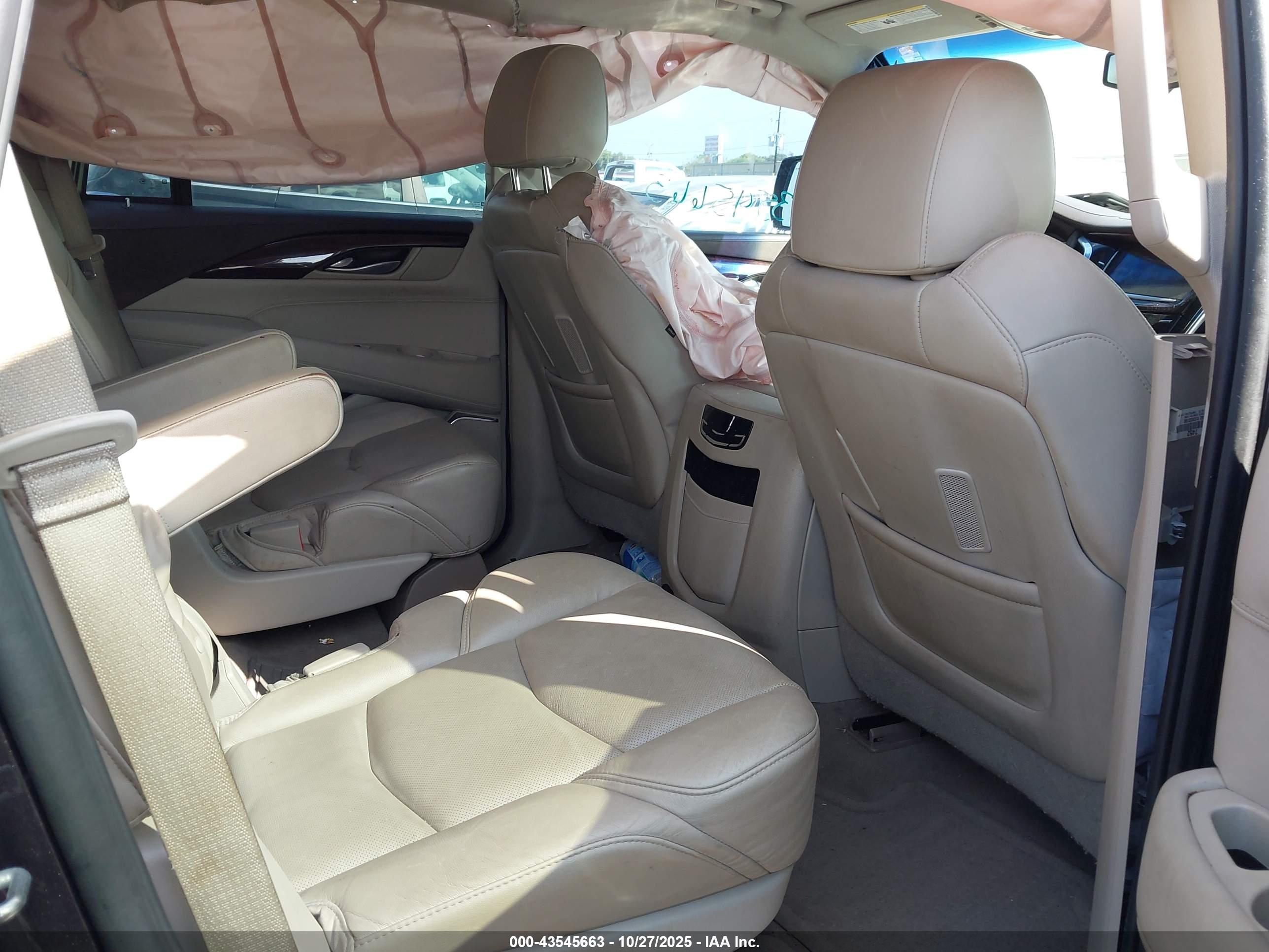 CADILLAC ESCALADE image 8