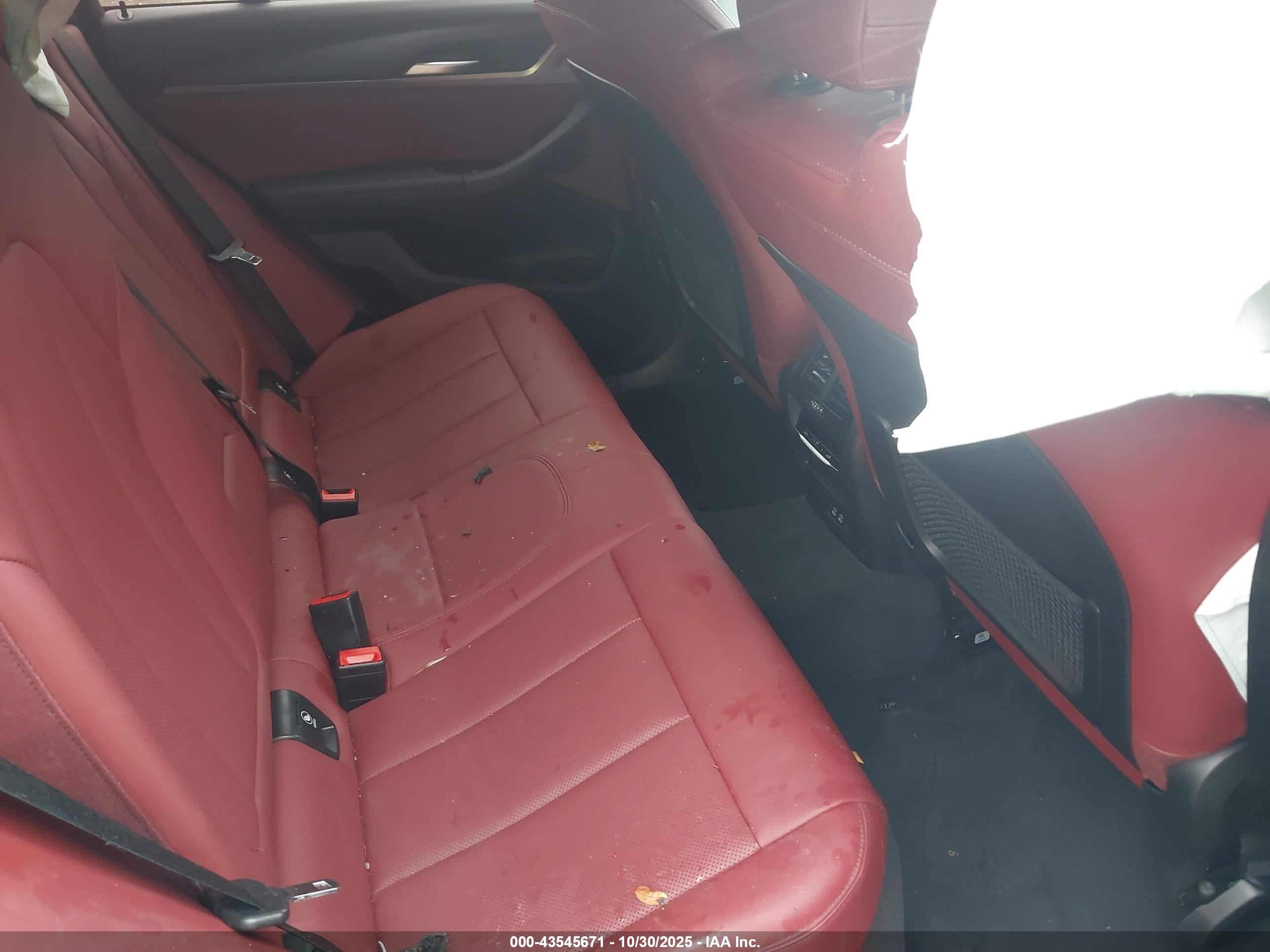 BMW X4 image 8
