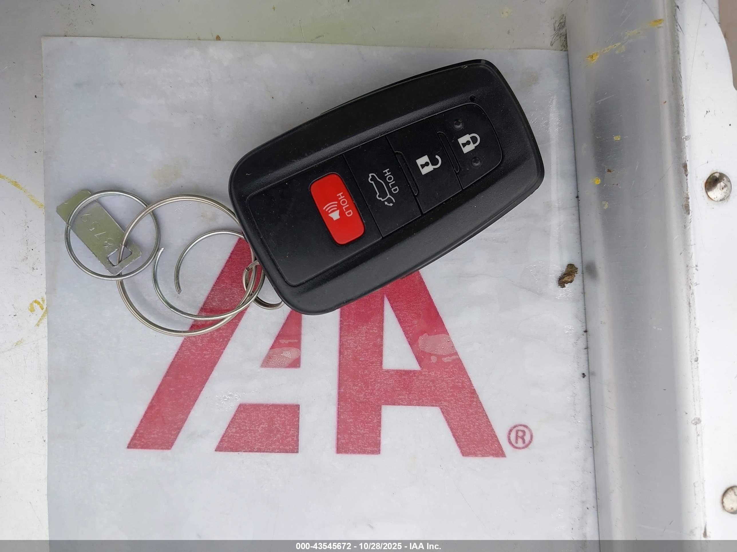 TOYOTA RAV4 image 11