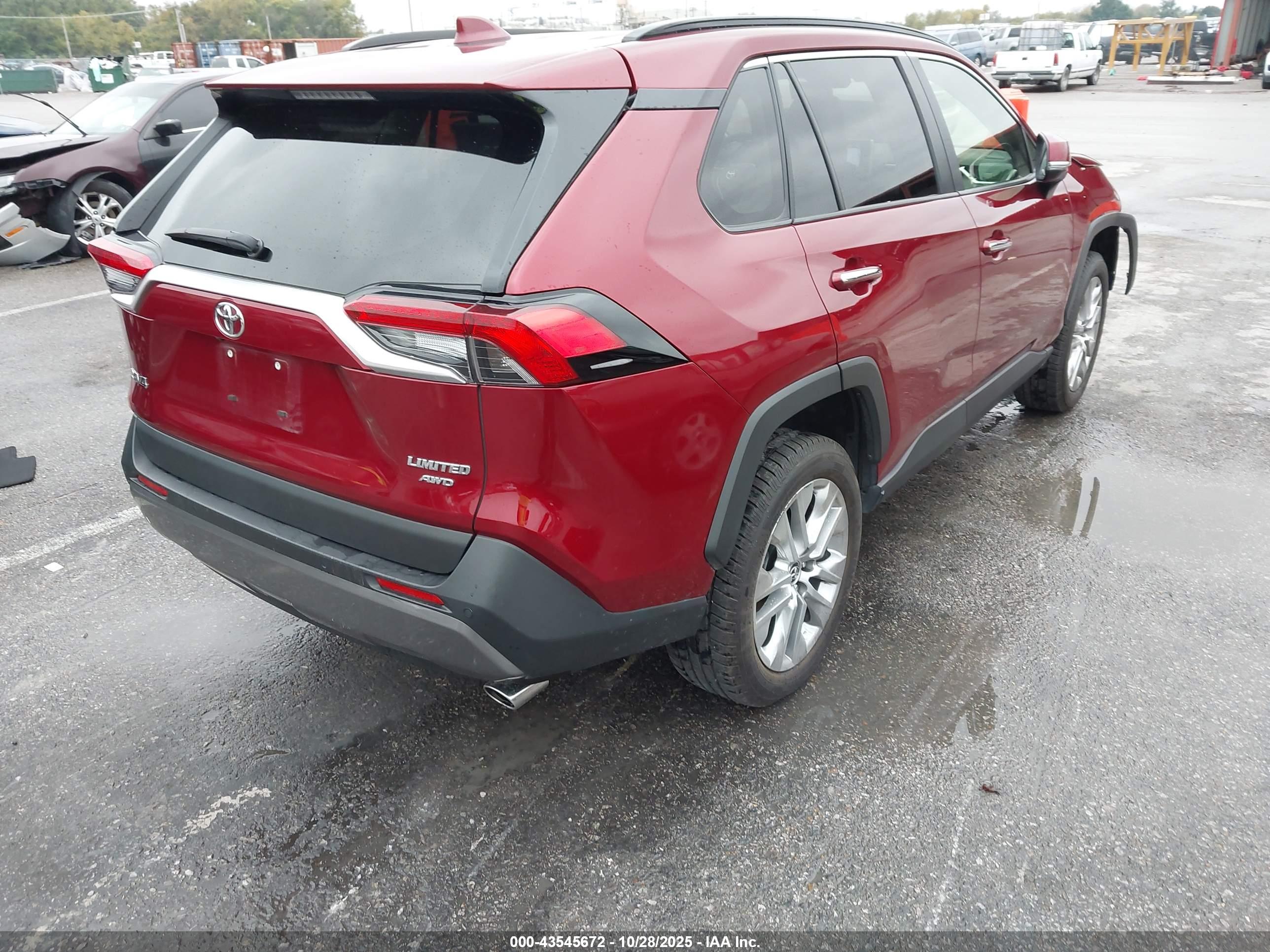 TOYOTA RAV4 image 4