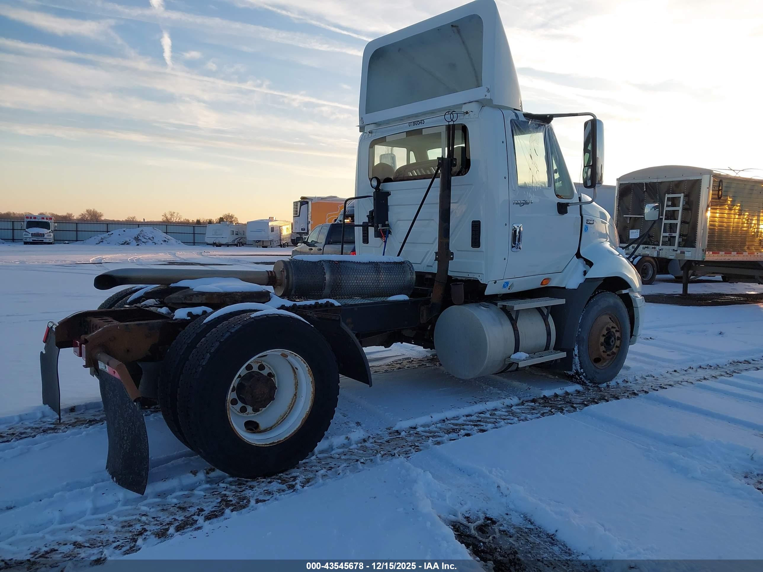 INTERNATIONAL PROSTAR image 4