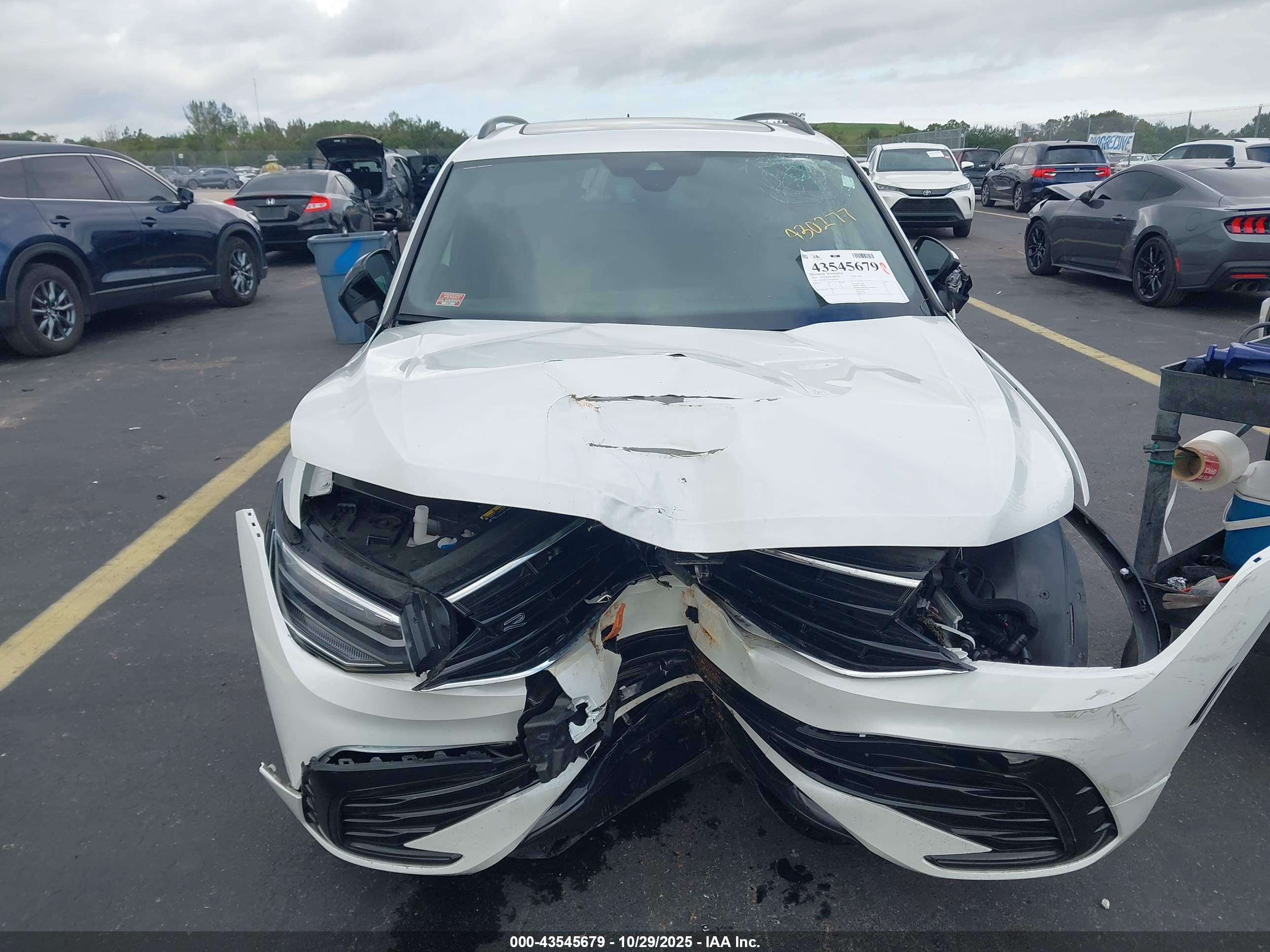 VOLKSWAGEN TIGUAN image 6