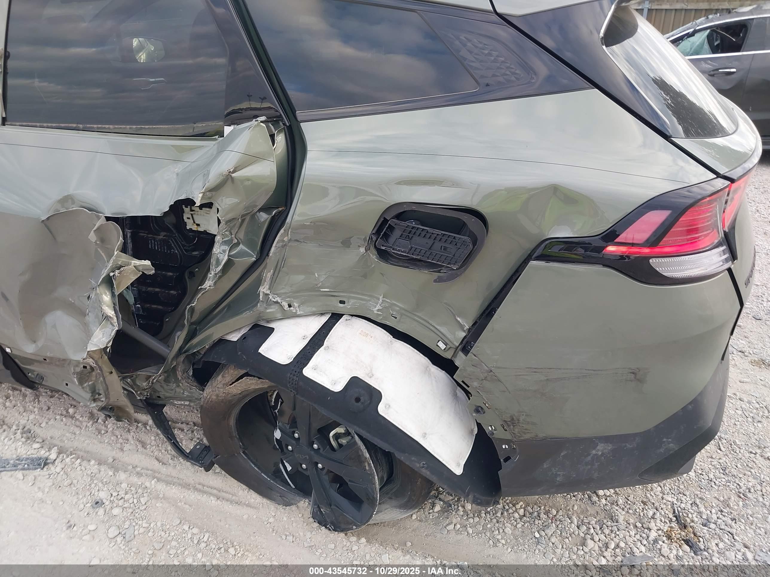 KIA SPORTAGE image 6
