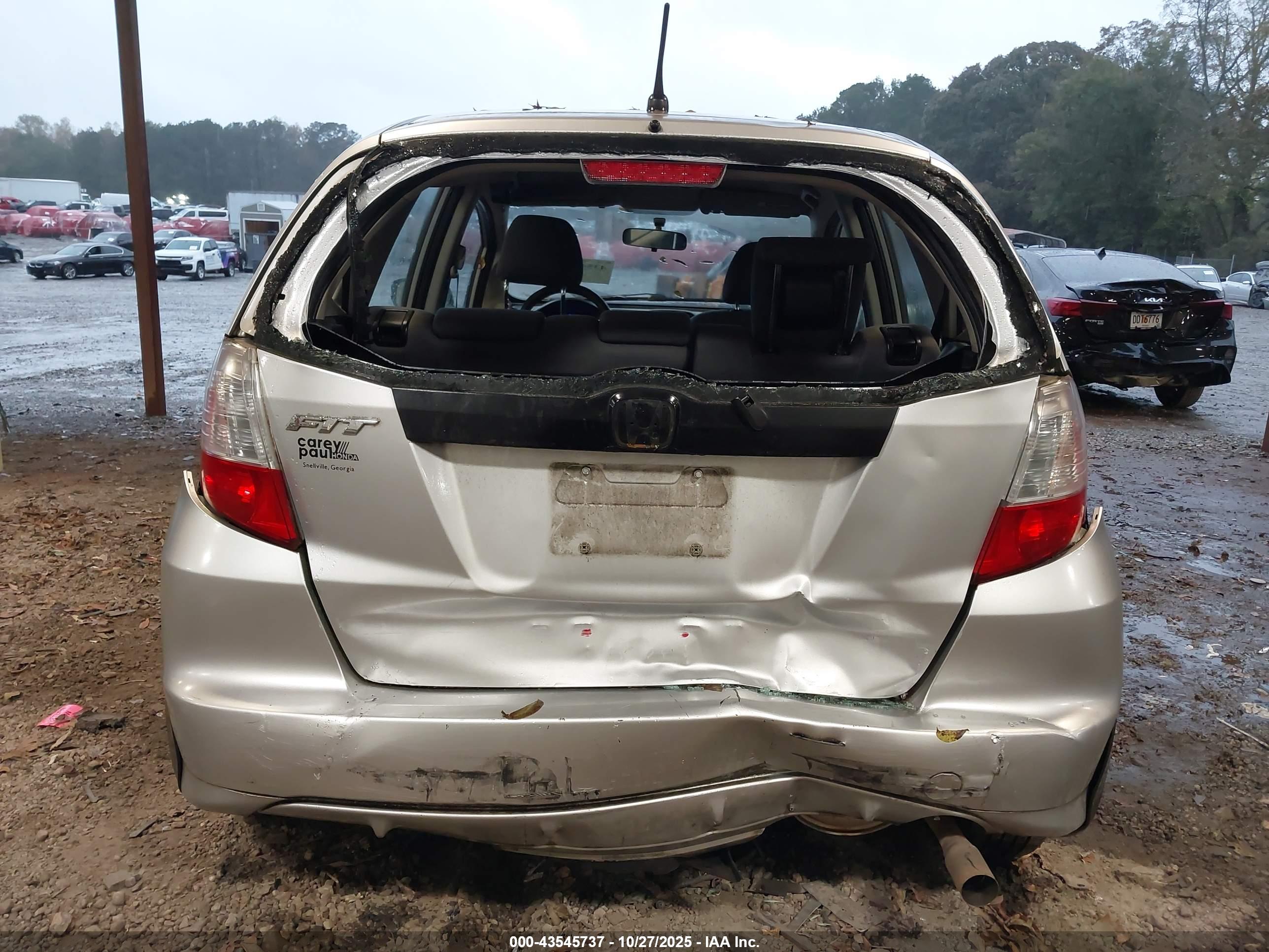 HONDA FIT image 6