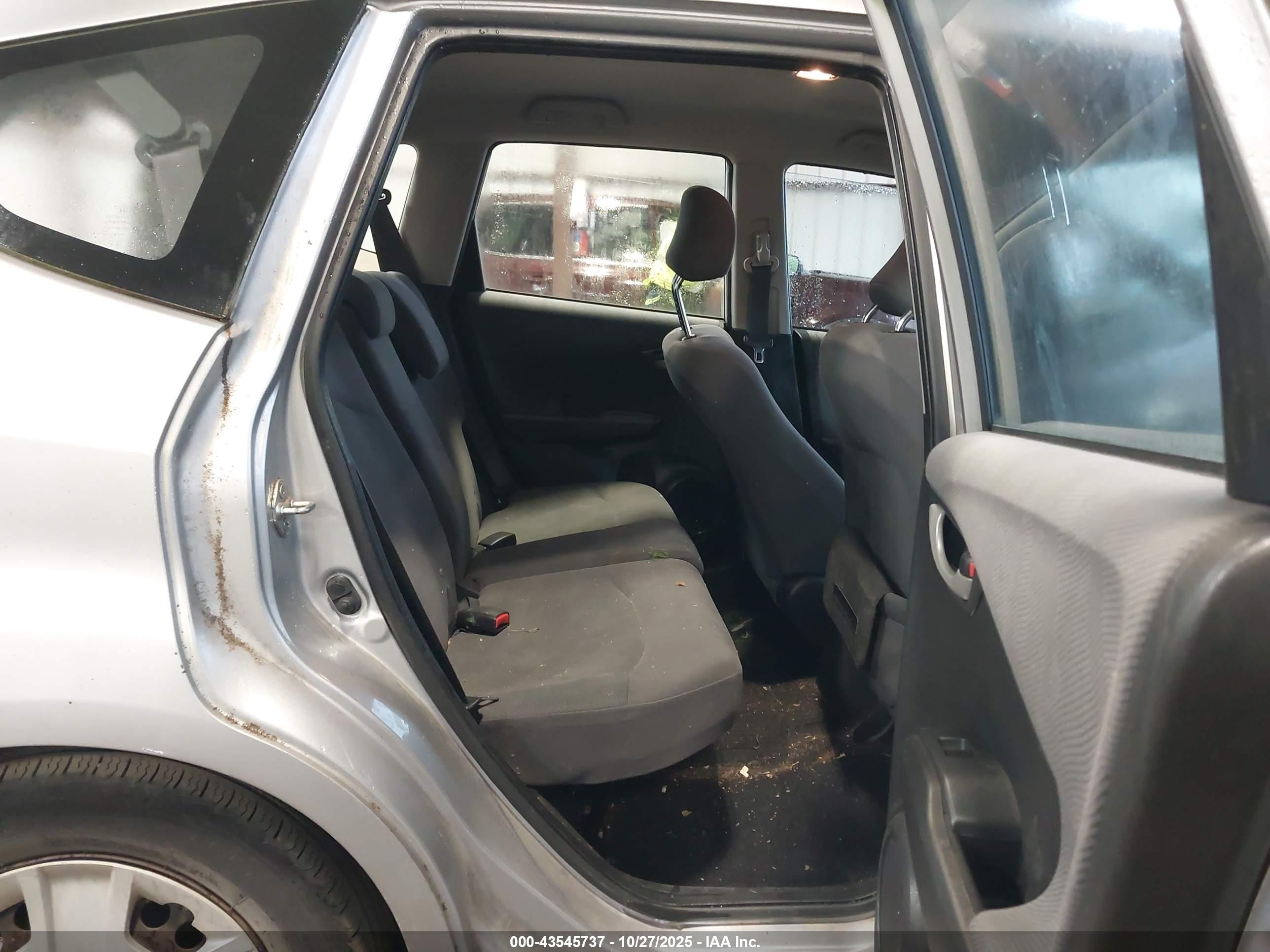 HONDA FIT image 8