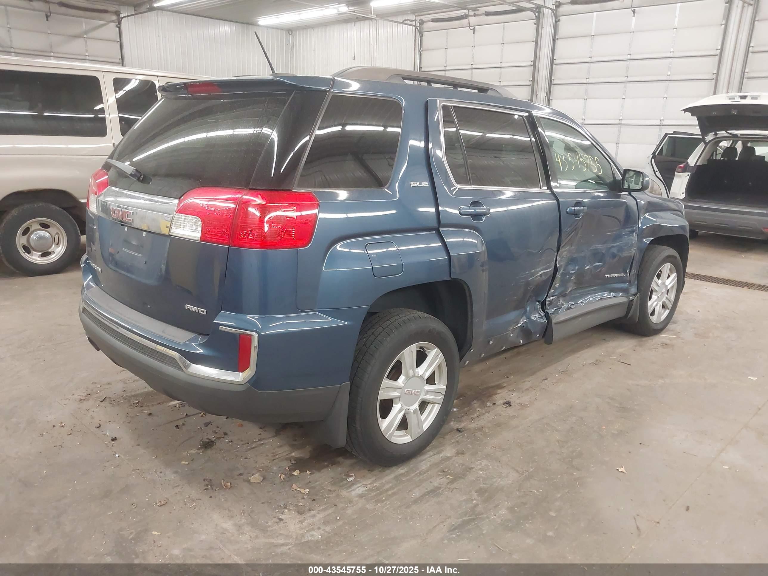 GMC TERRAIN image 4