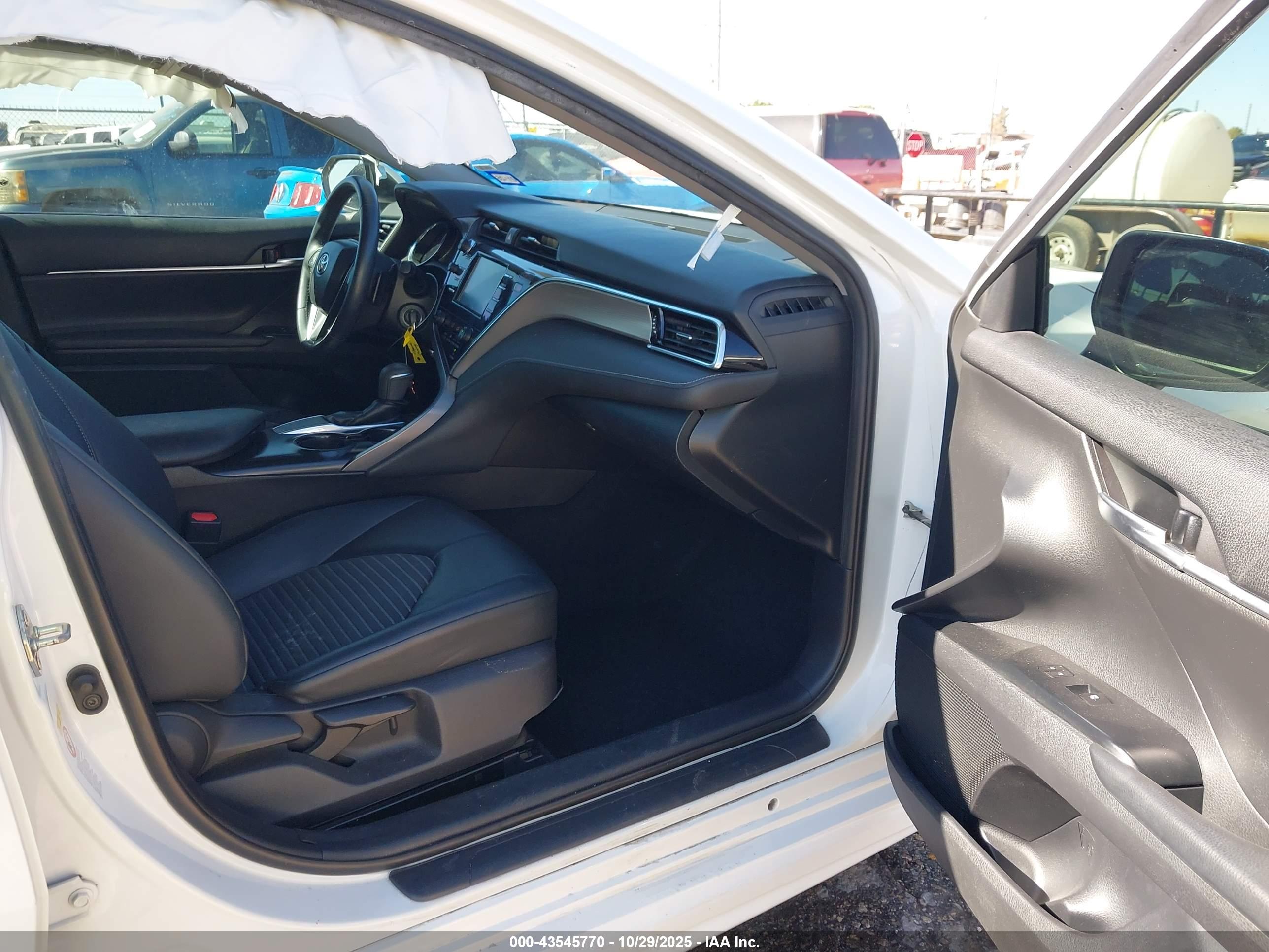 TOYOTA CAMRY image 5