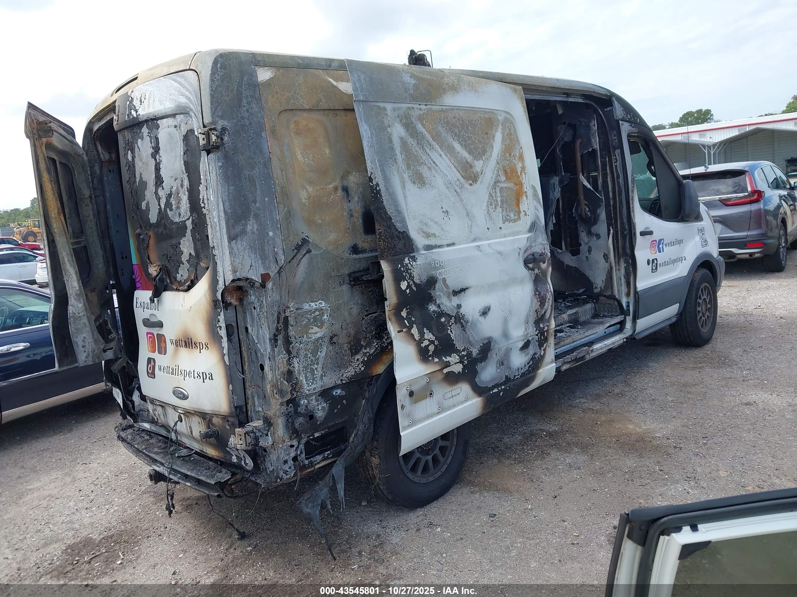 FORD TRANSIT-250 image 4