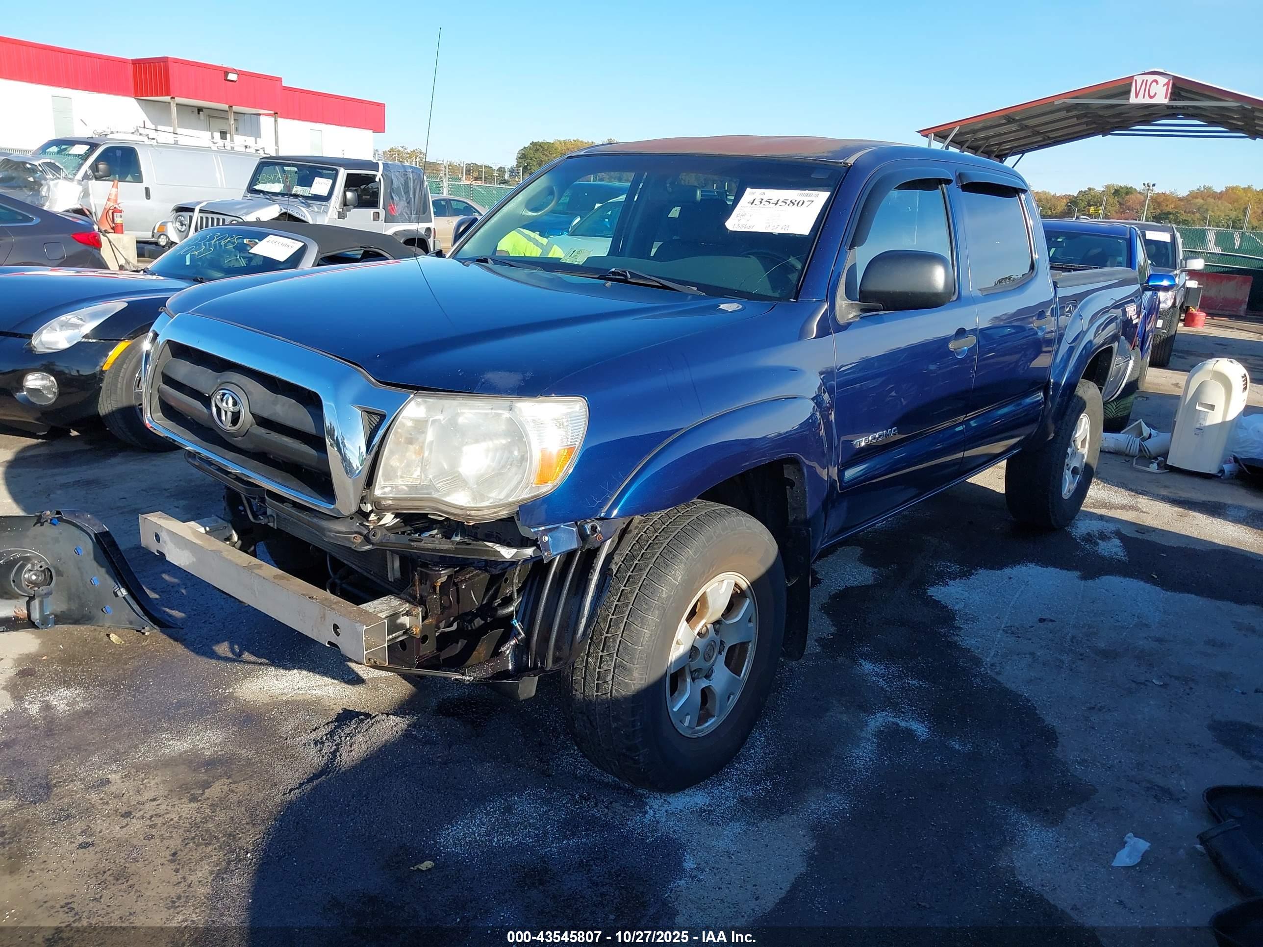 TOYOTA TACOMA image 2
