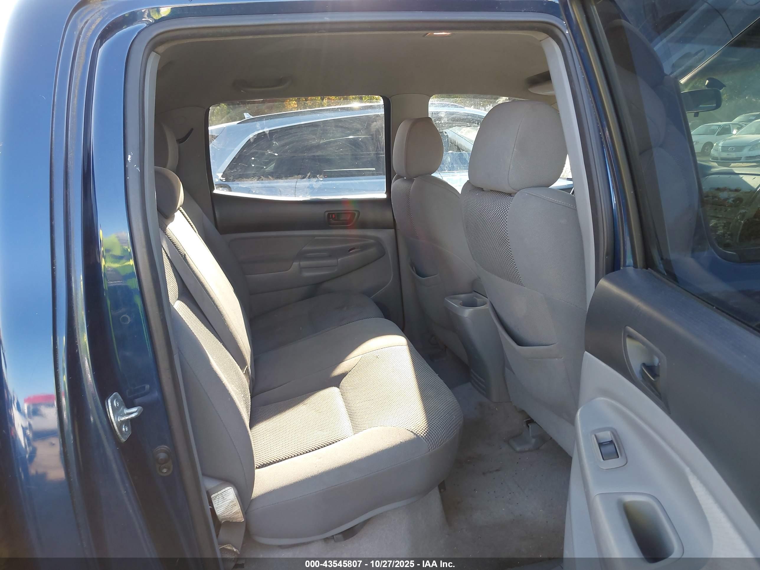 TOYOTA TACOMA image 8