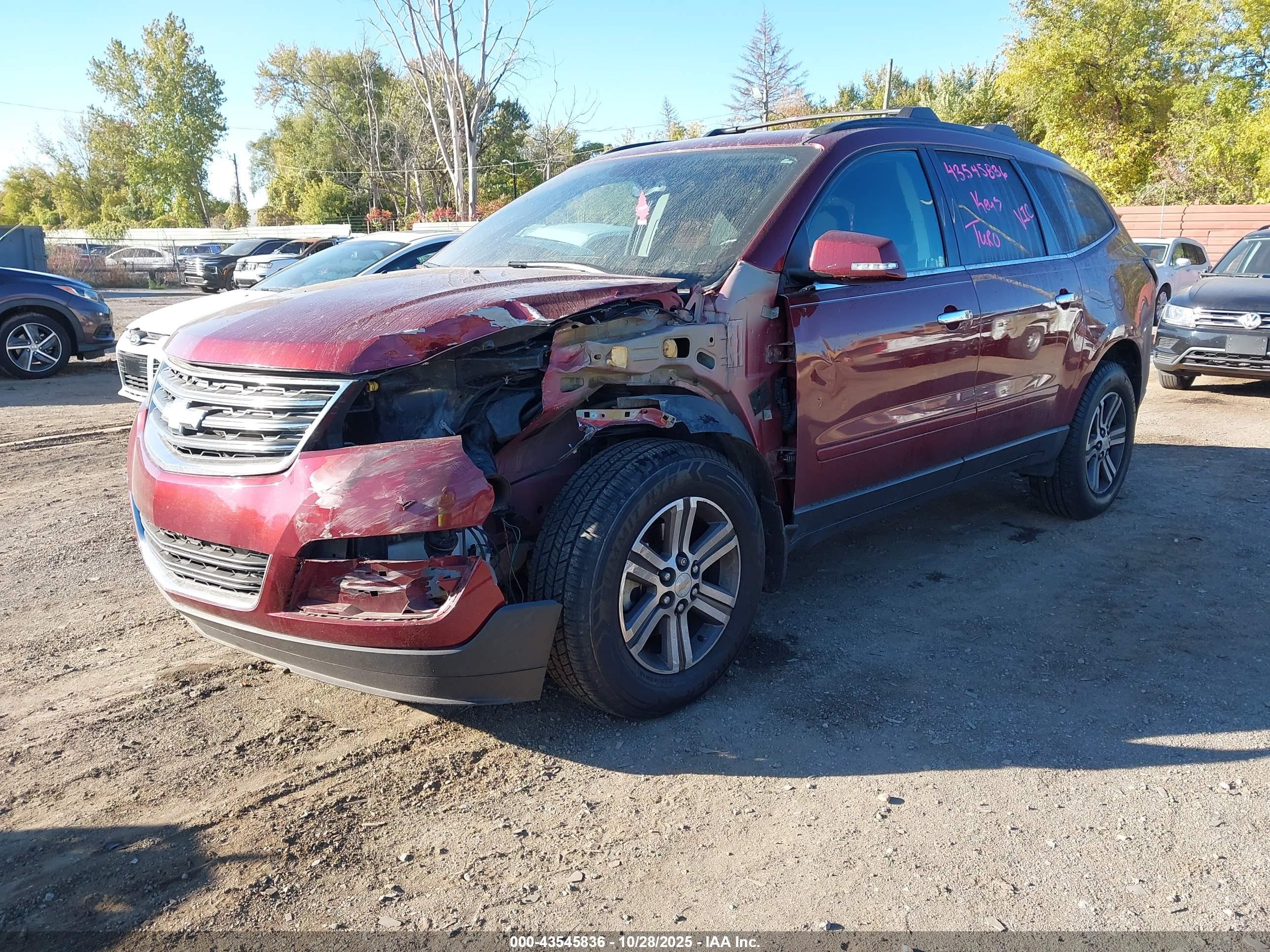 CHEVROLET TRAVERSE image 2