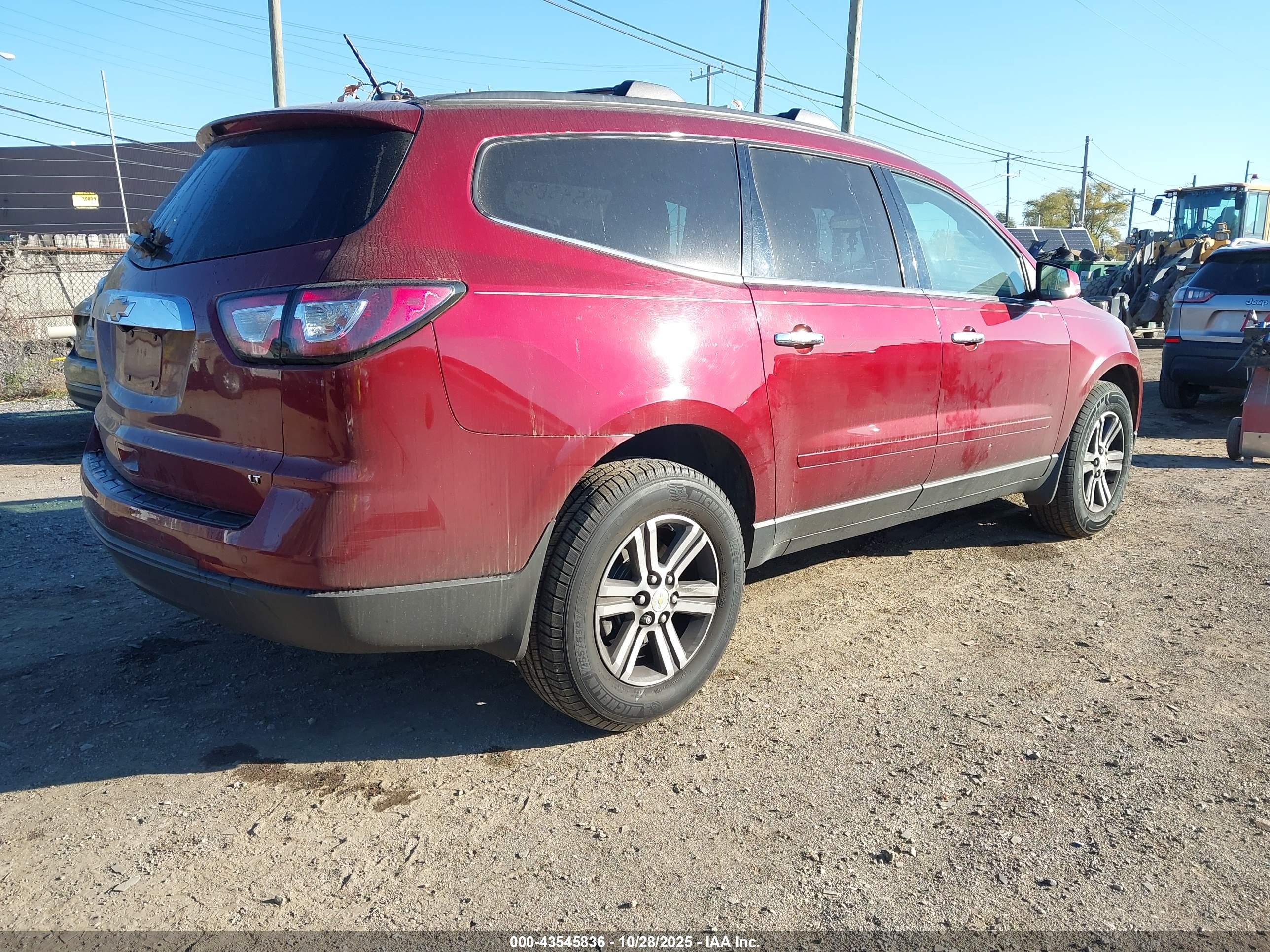 CHEVROLET TRAVERSE image 4