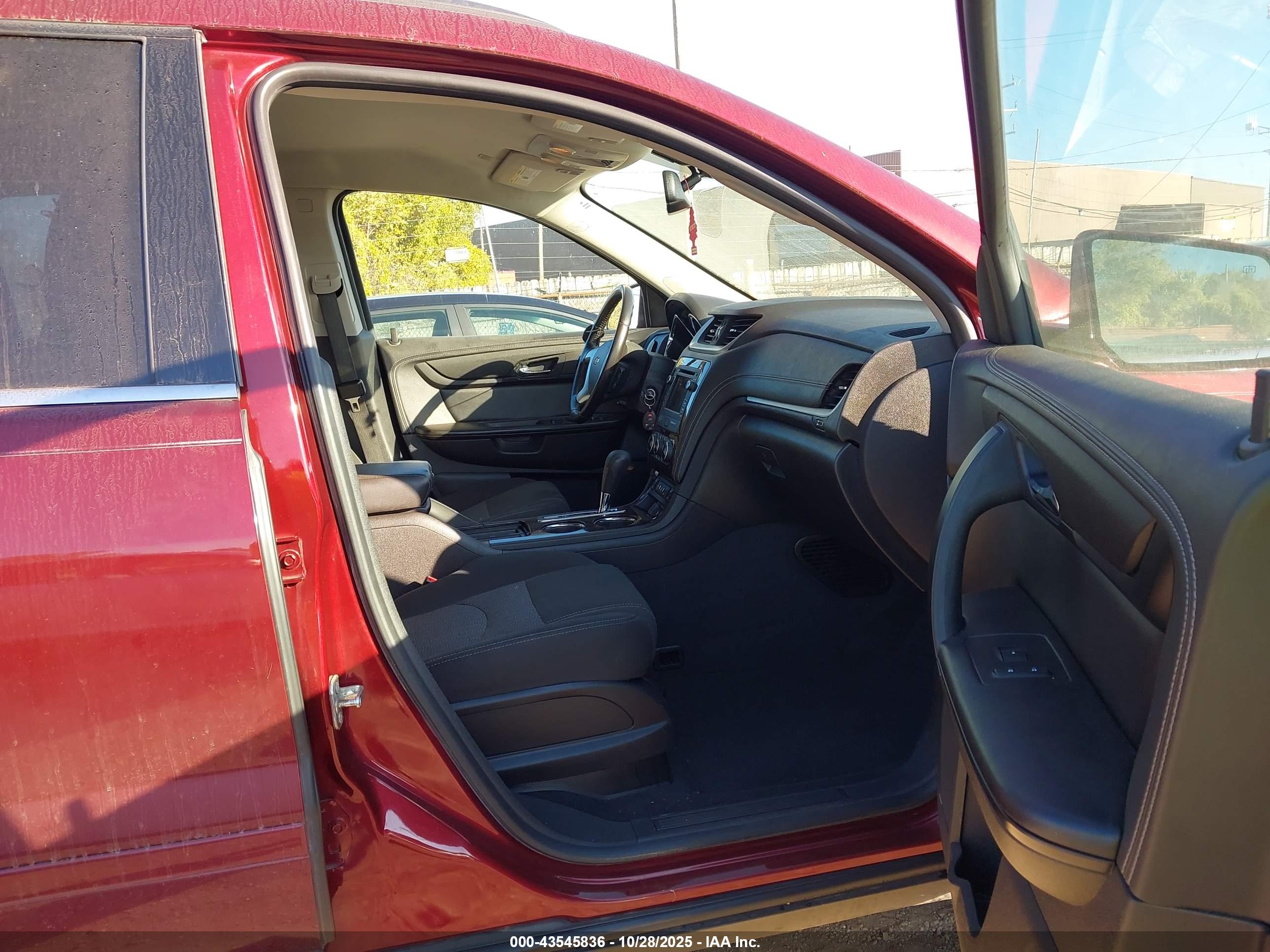 CHEVROLET TRAVERSE image 5