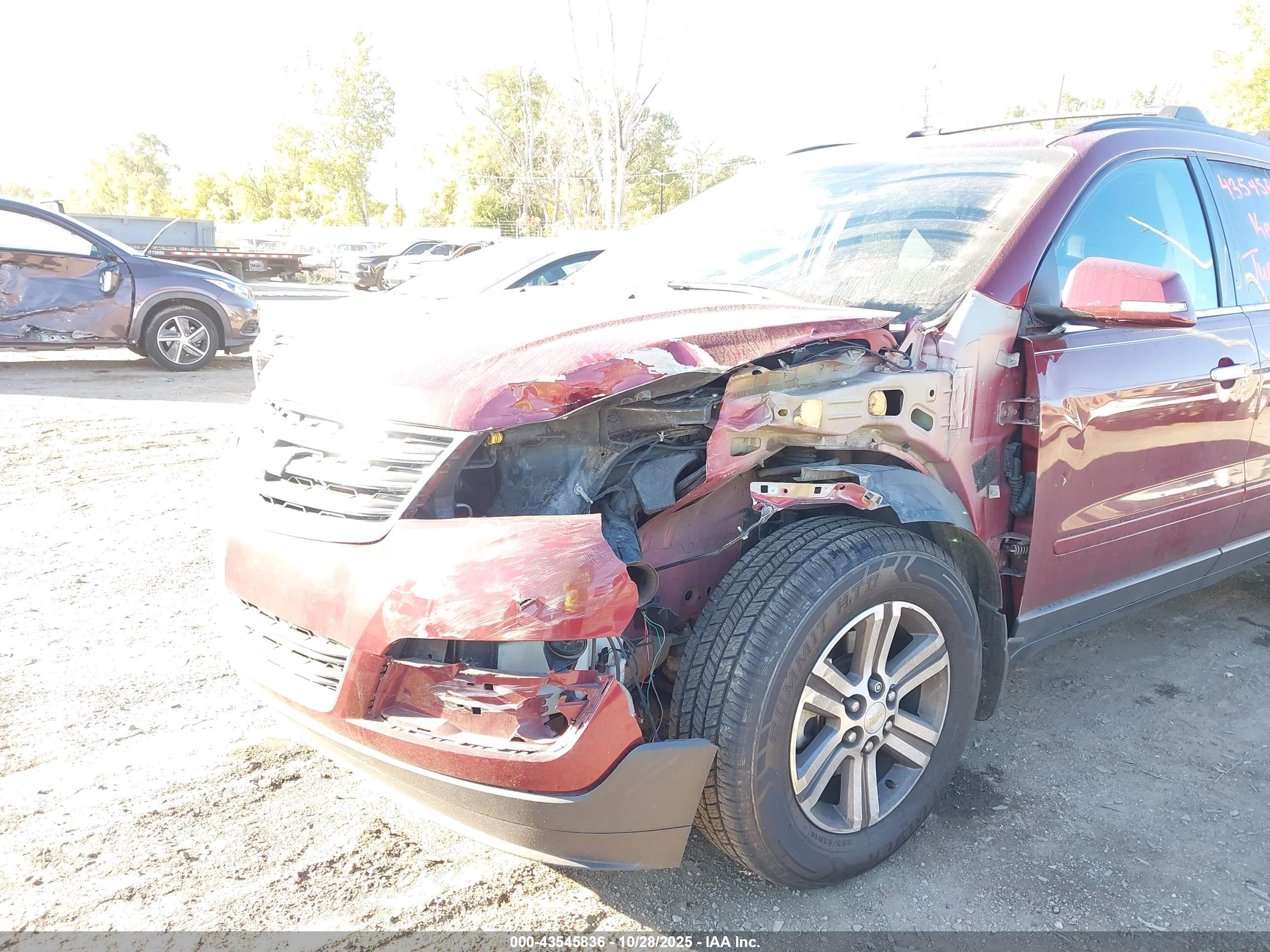 CHEVROLET TRAVERSE image 6