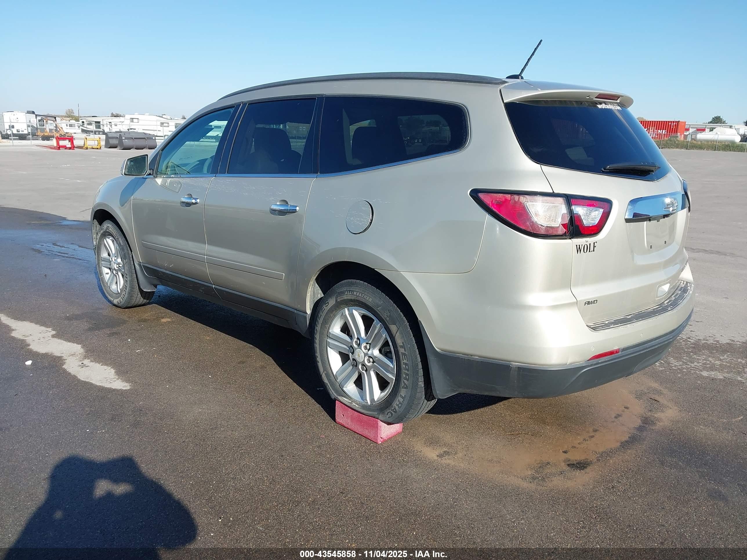 CHEVROLET TRAVERSE image 3