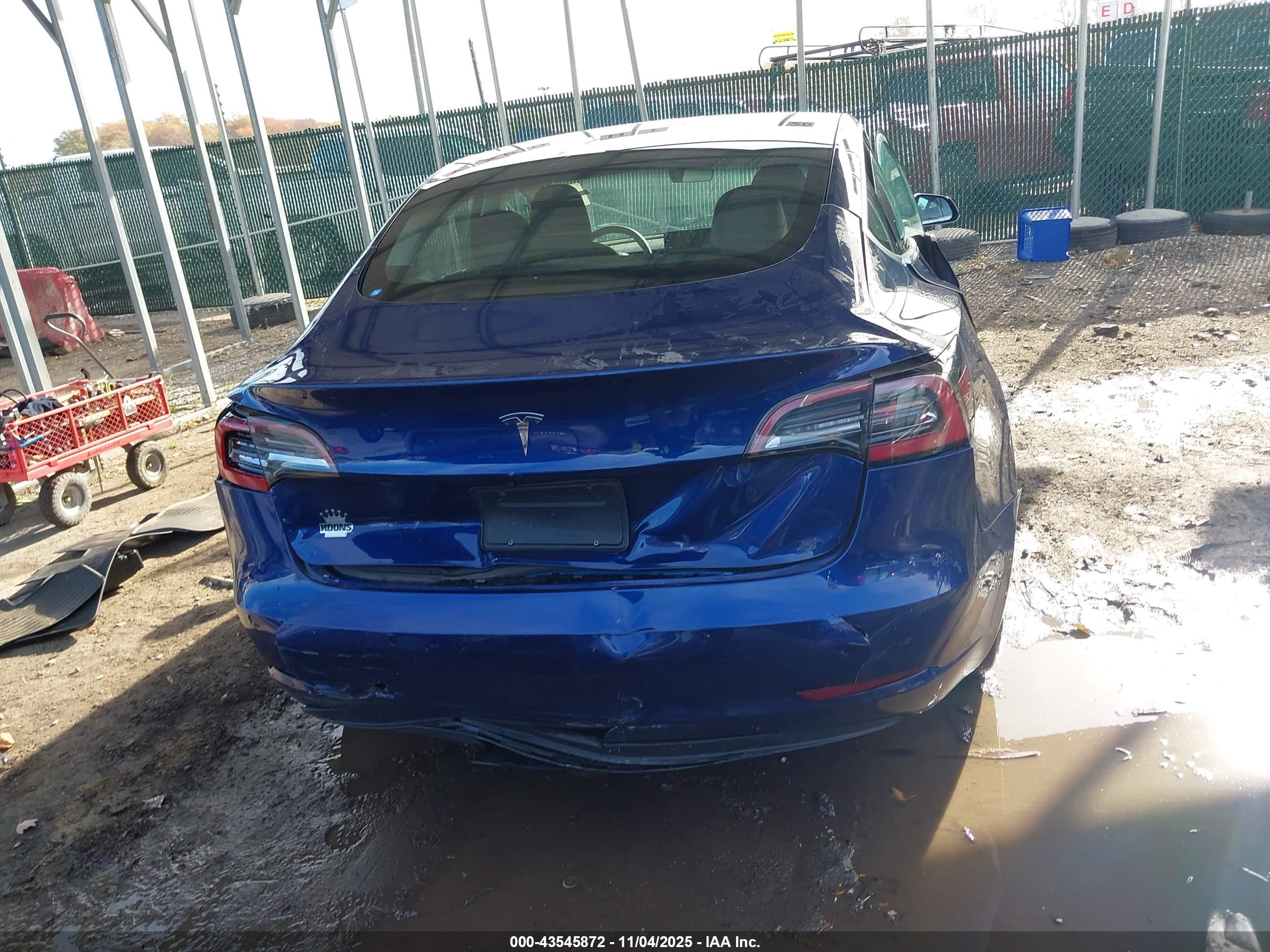 TESLA MODEL image 6