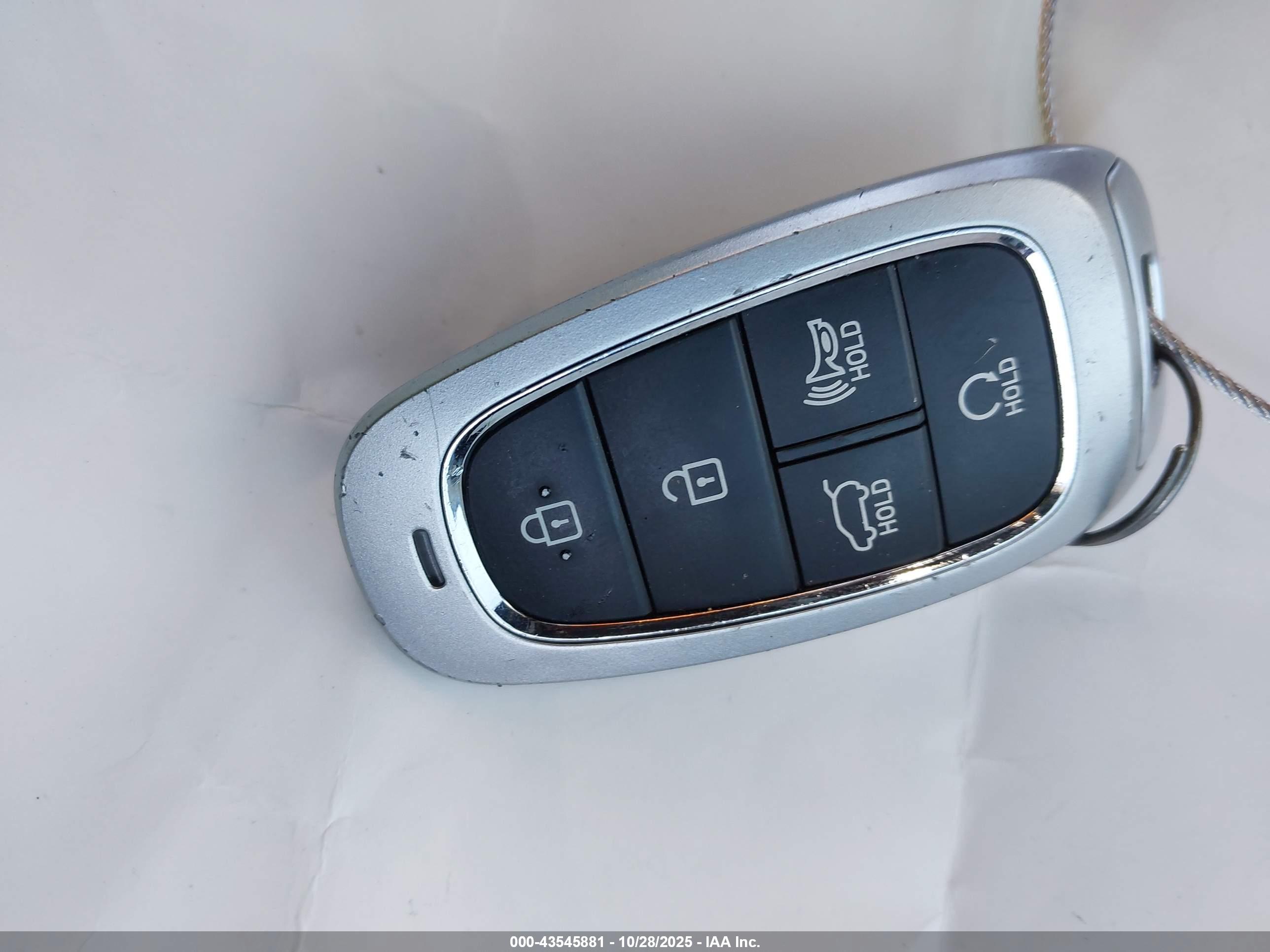 HYUNDAI TUCSON image 11