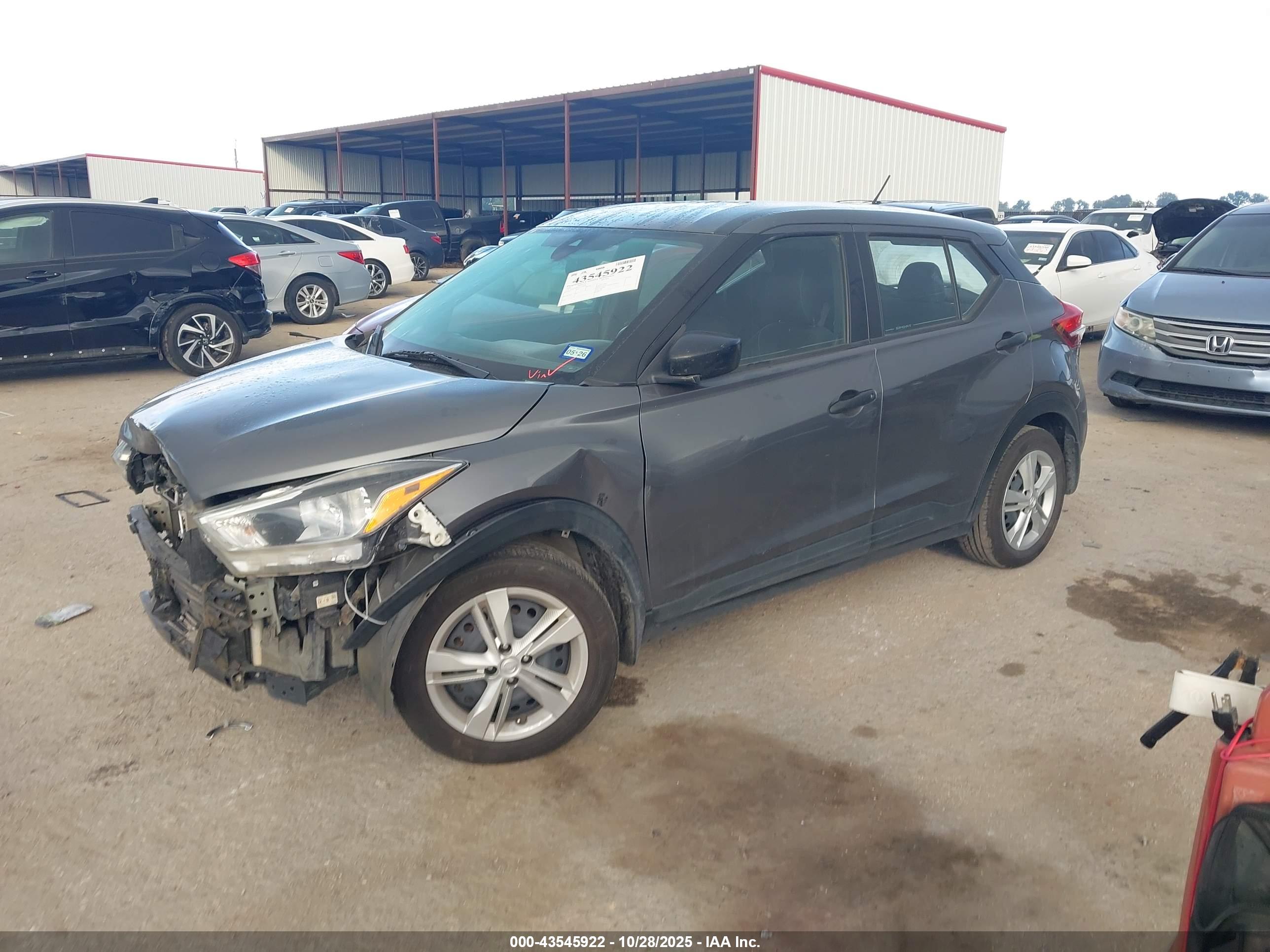 NISSAN KICKS image 2