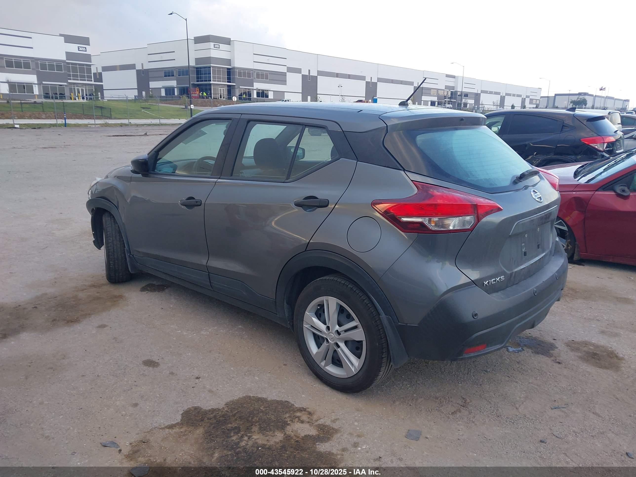 NISSAN KICKS image 3