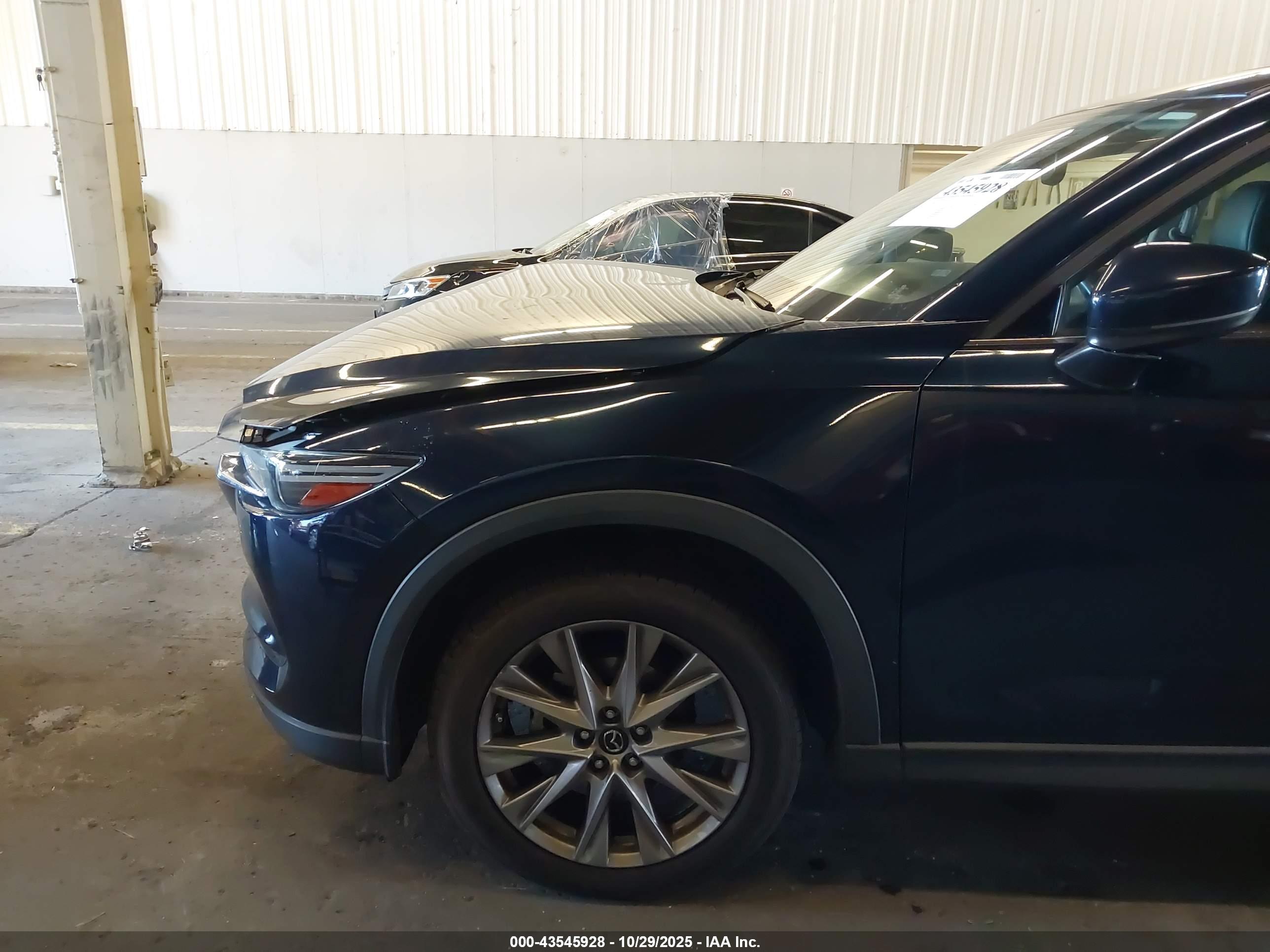 MAZDA CX-5 image 6