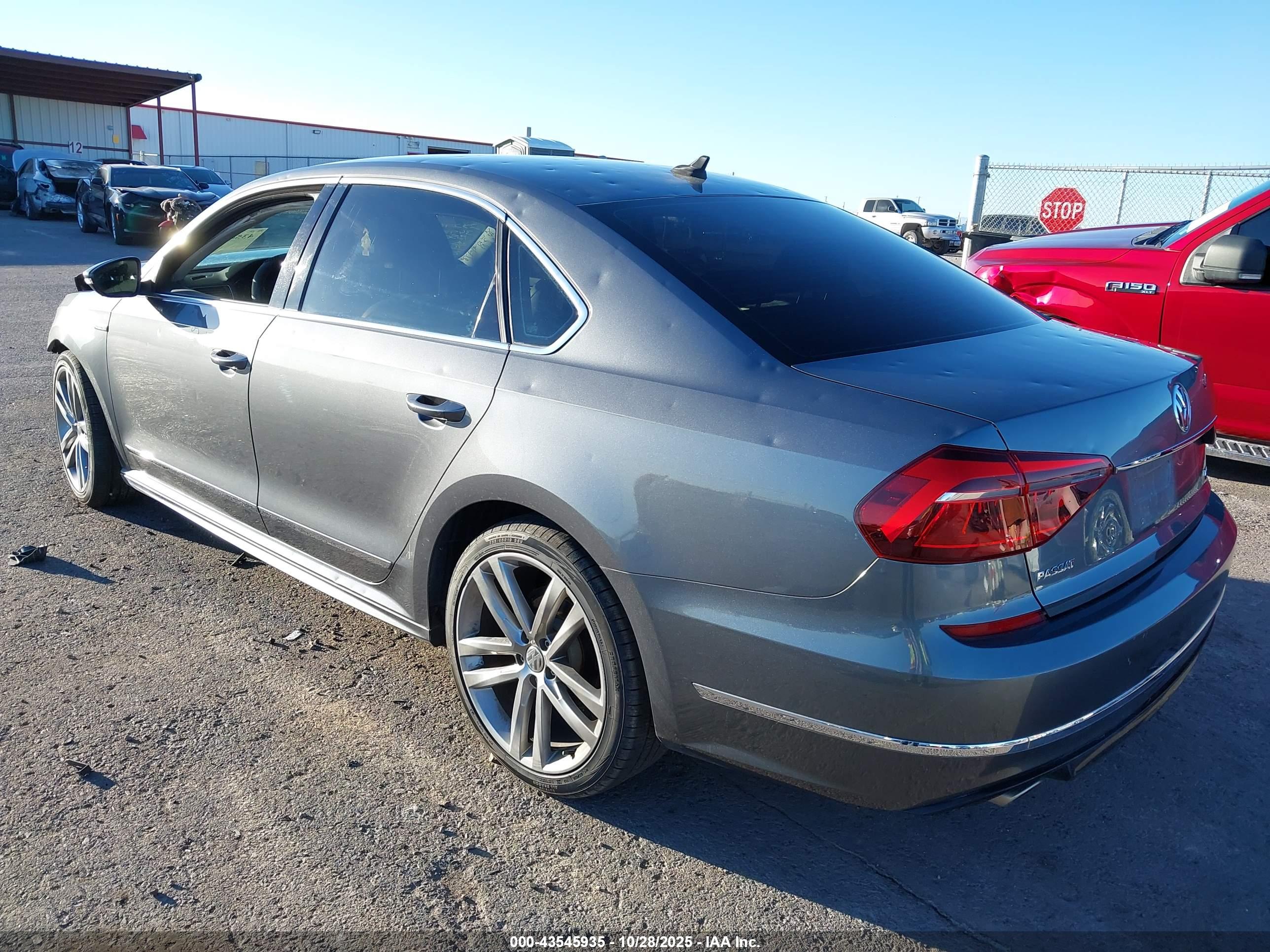 VOLKSWAGEN PASSAT image 3