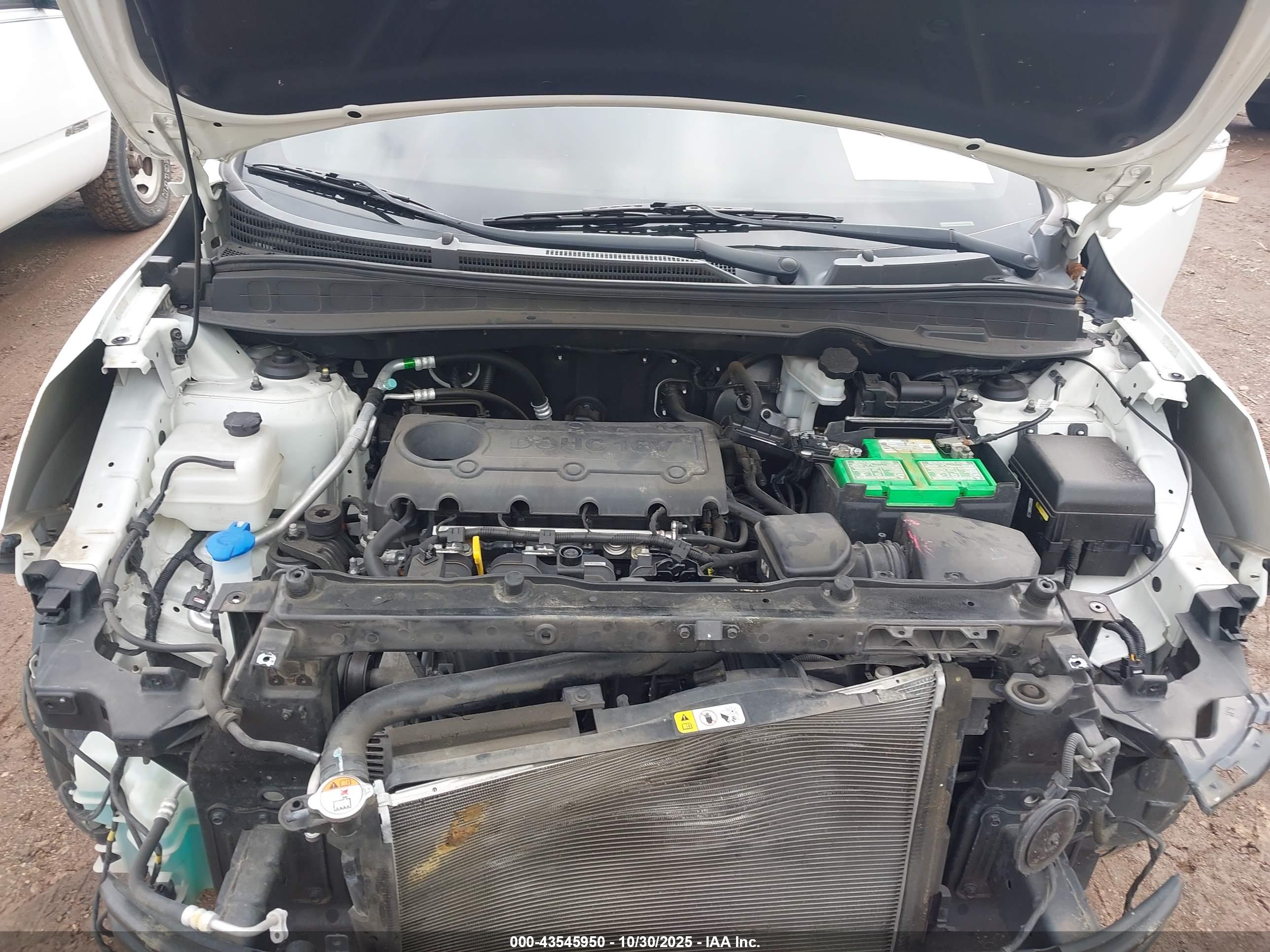 HYUNDAI TUCSON image 10