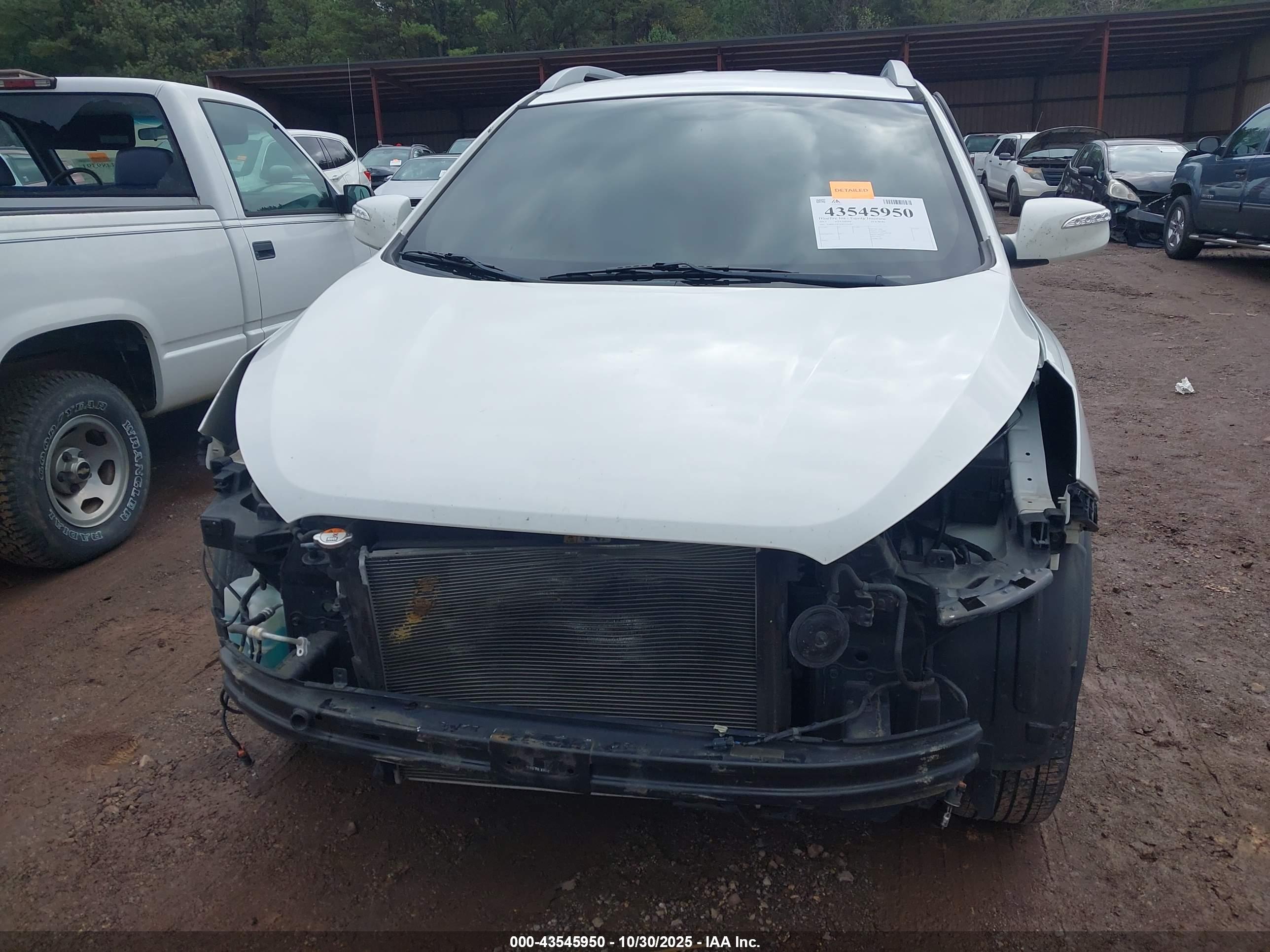 HYUNDAI TUCSON image 6