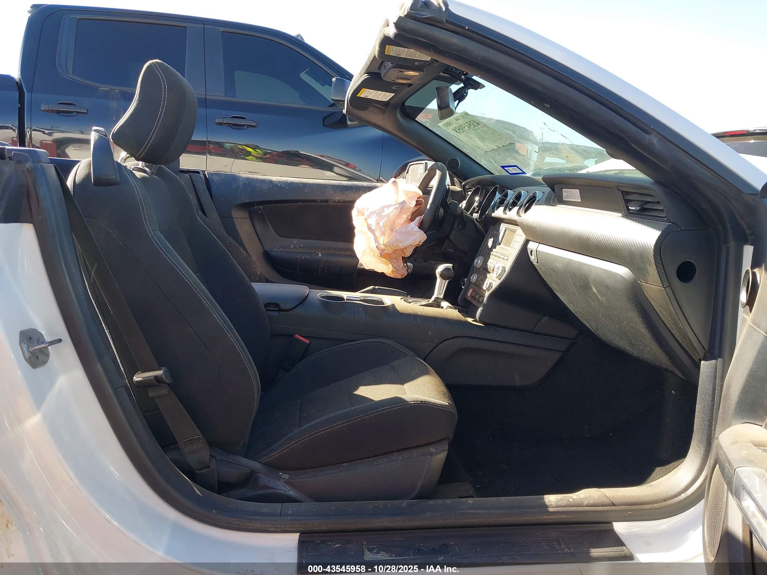 FORD MUSTANG image 5
