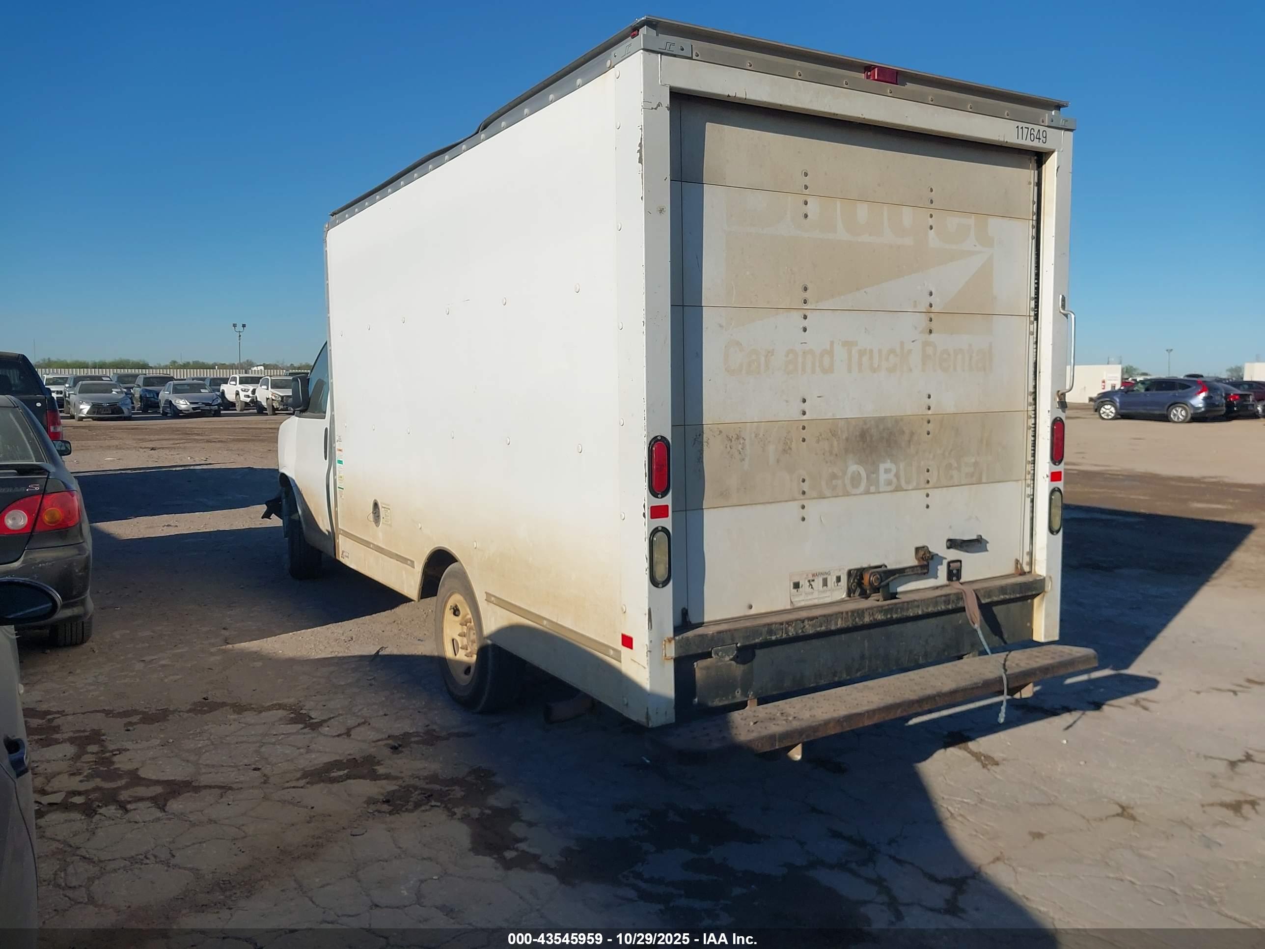 GMC SAVANA image 3