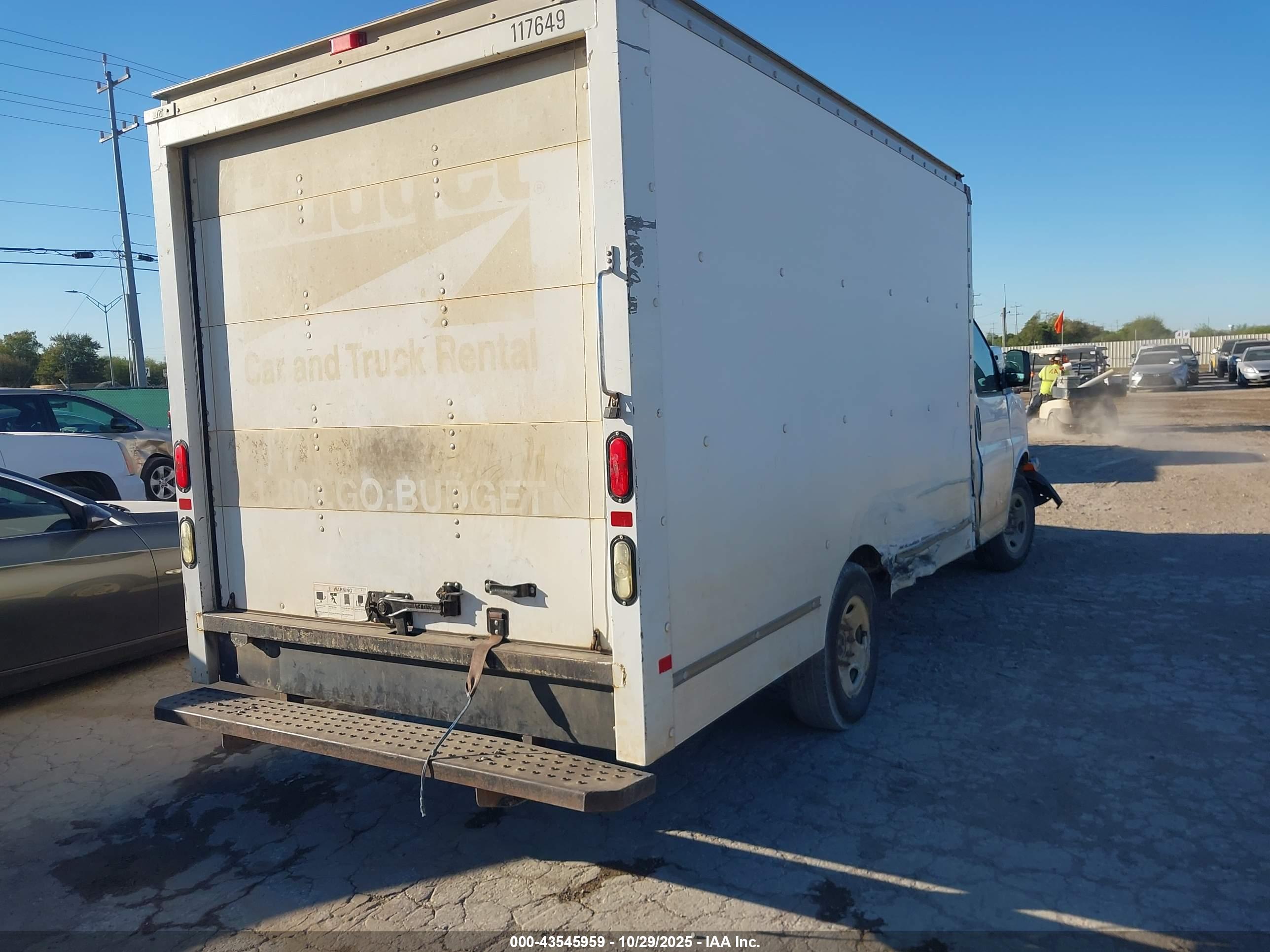 GMC SAVANA image 4