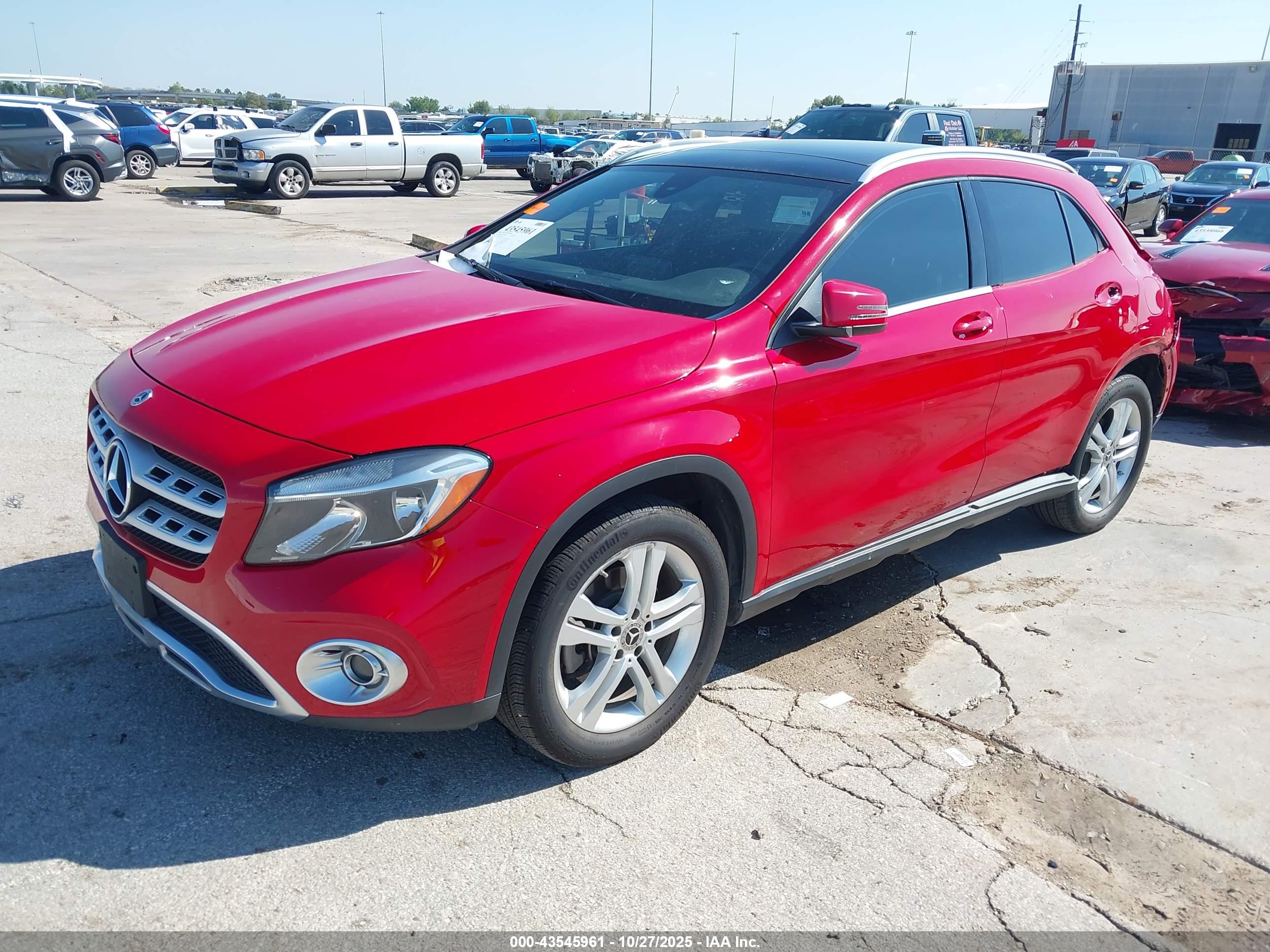 MERCEDES-BENZ GLA image 2