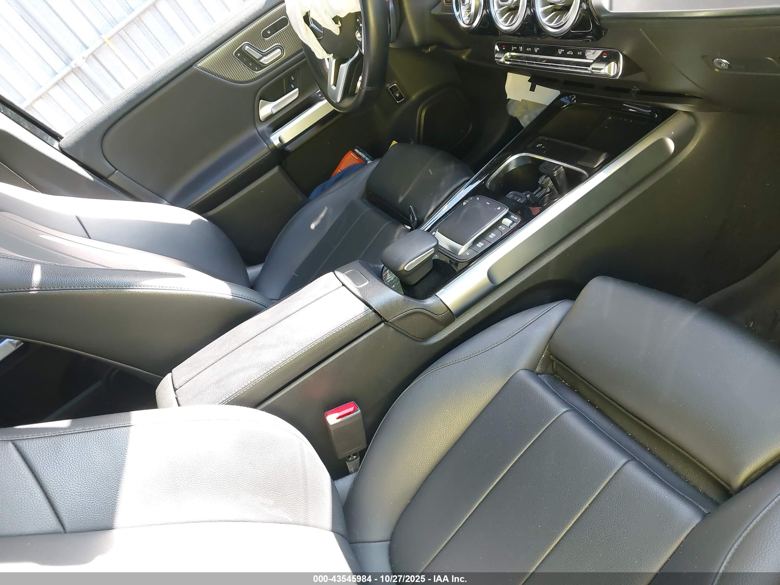 MERCEDES-BENZ GLB image 5