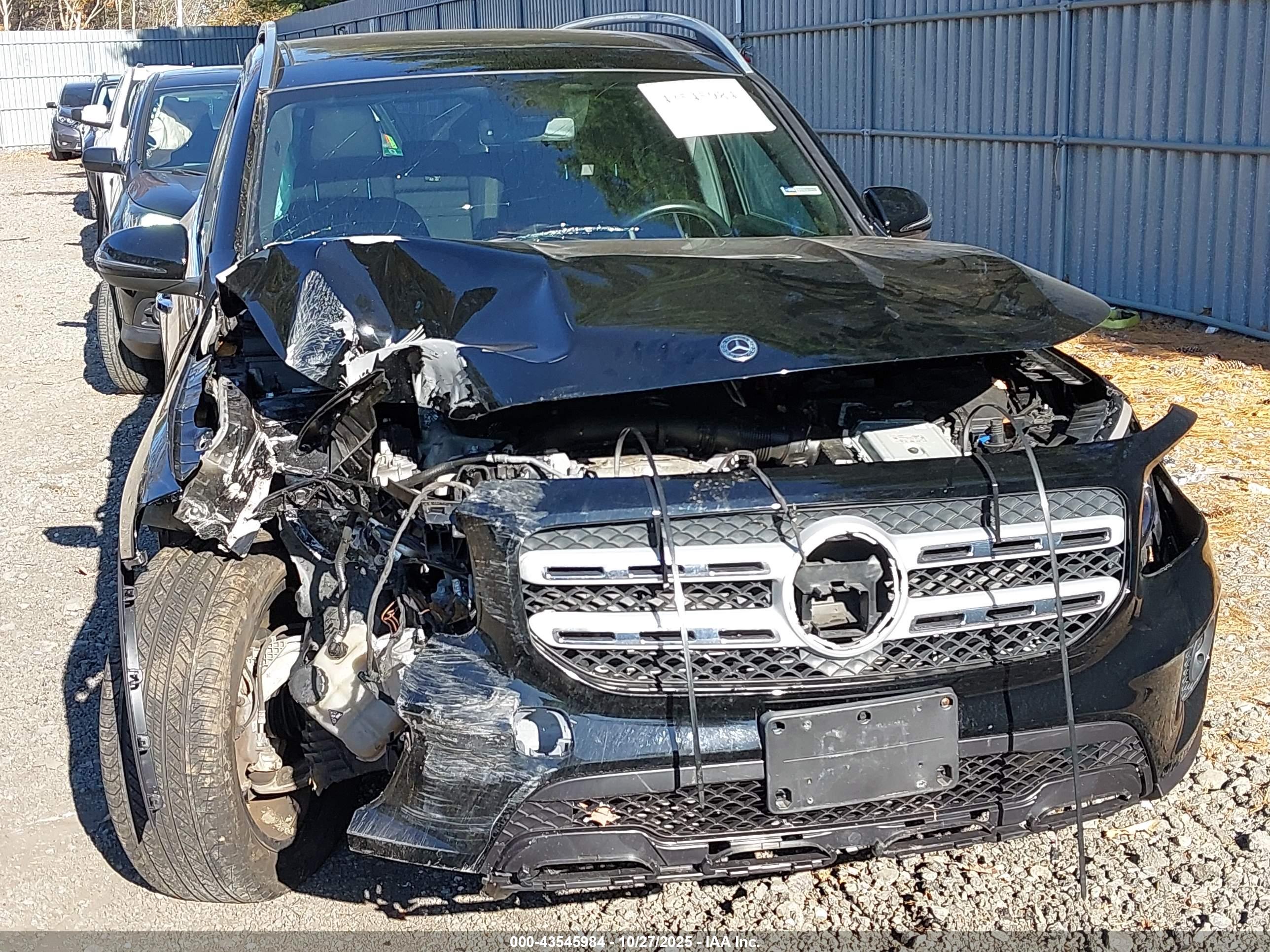 MERCEDES-BENZ GLB image 6