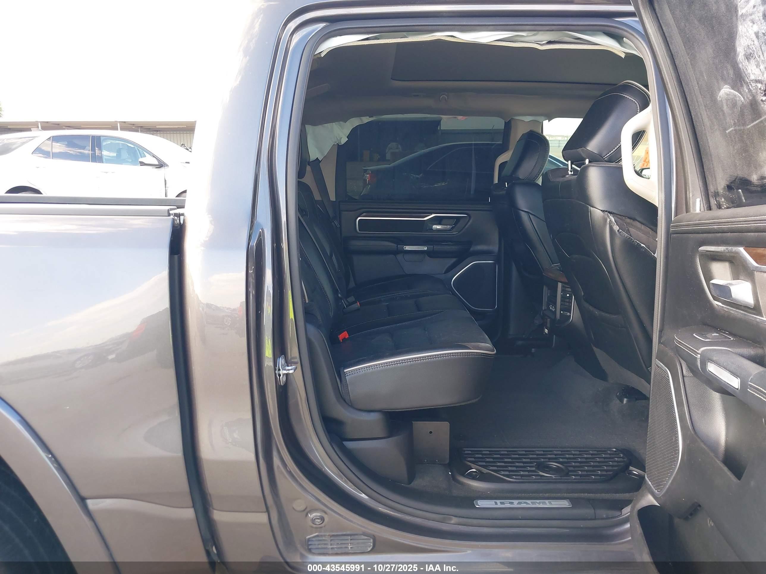 RAM 1500 image 8