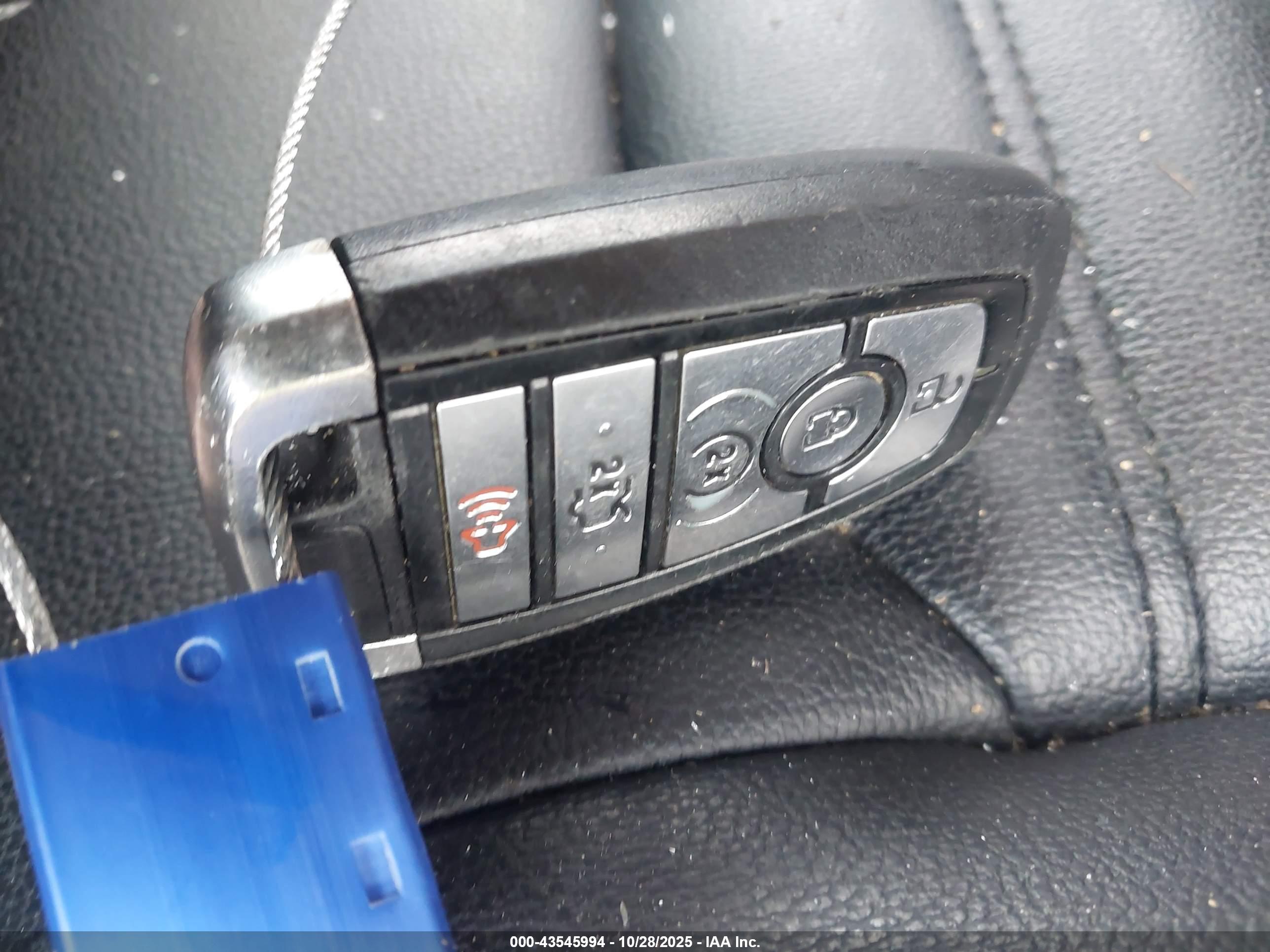 FORD FUSION image 11
