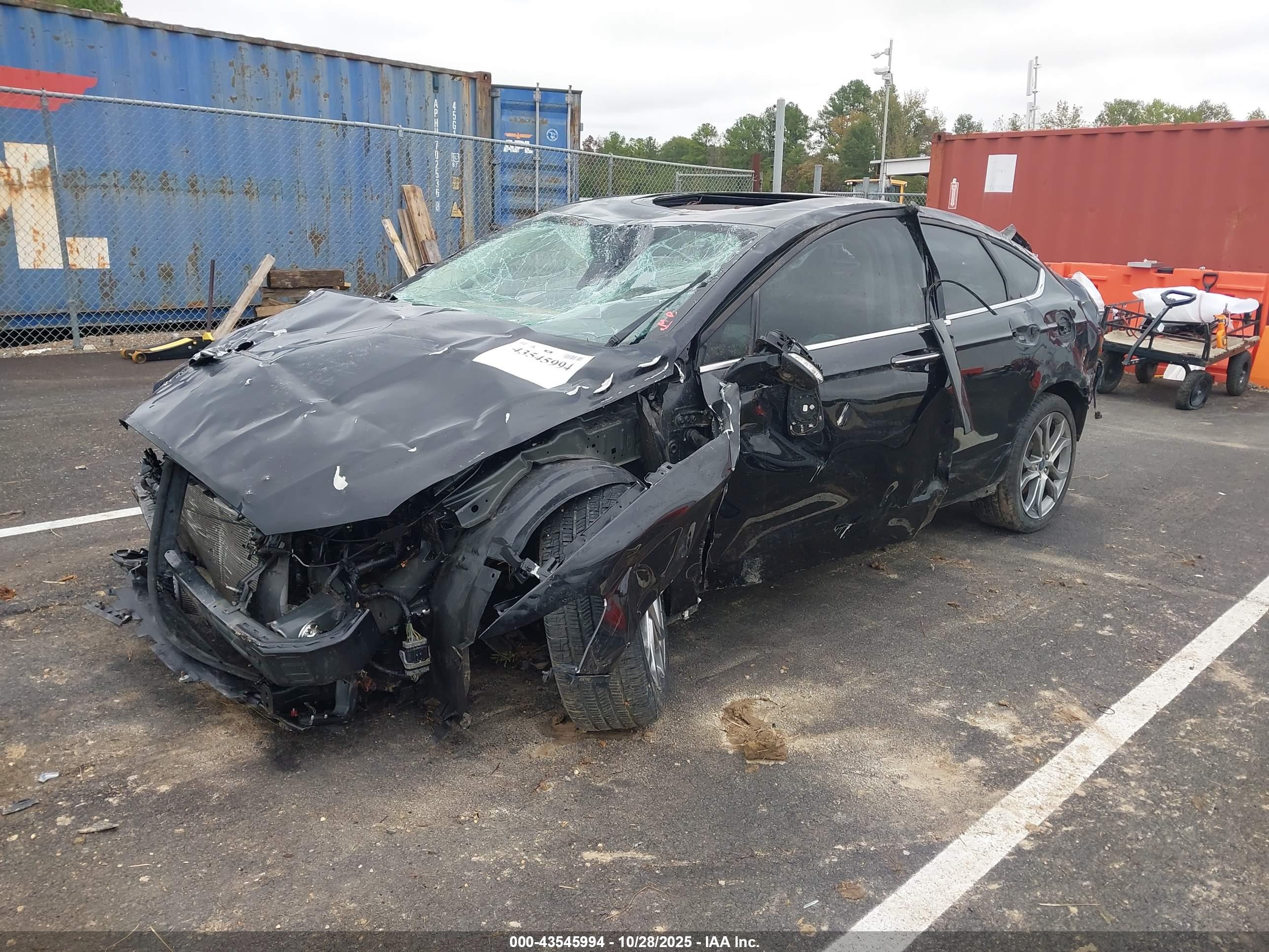FORD FUSION image 2