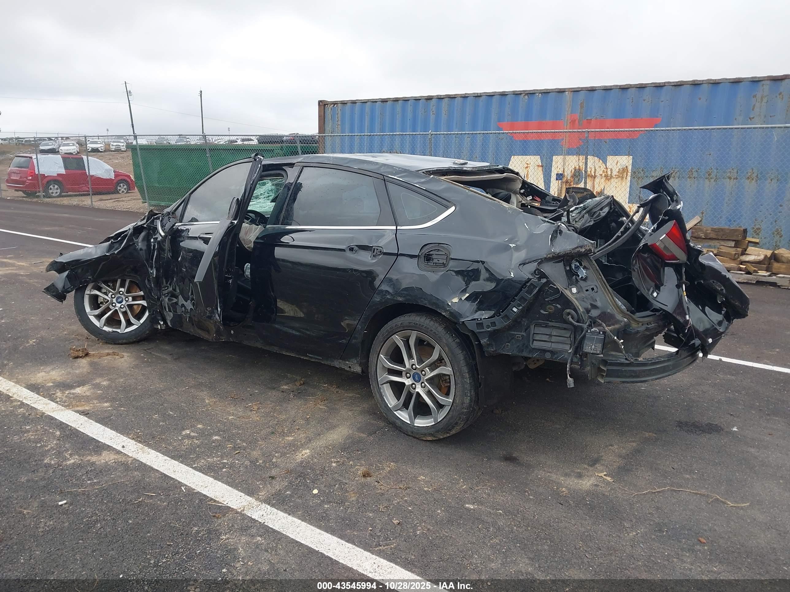 FORD FUSION image 3