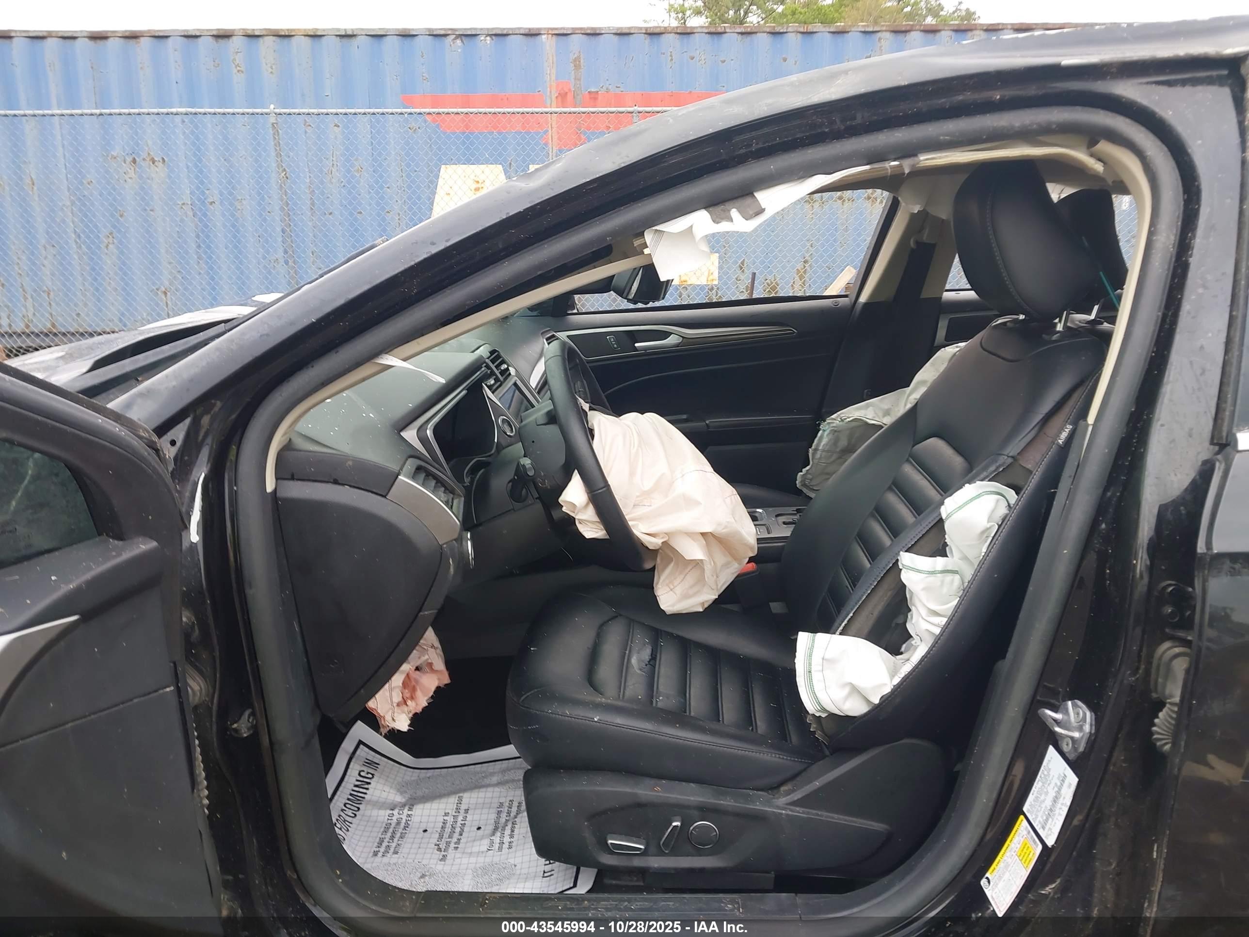 FORD FUSION image 5