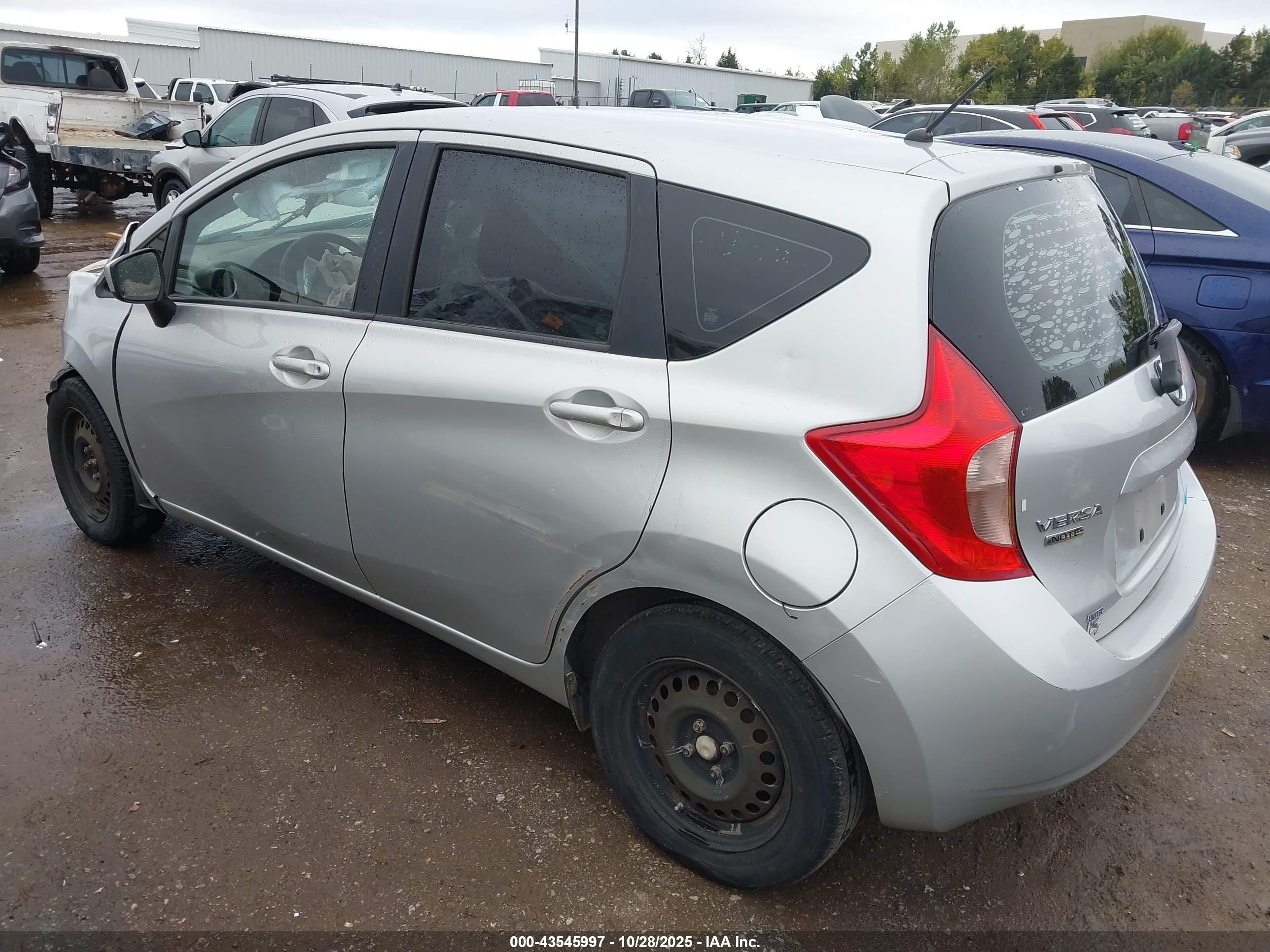NISSAN VERSA image 3