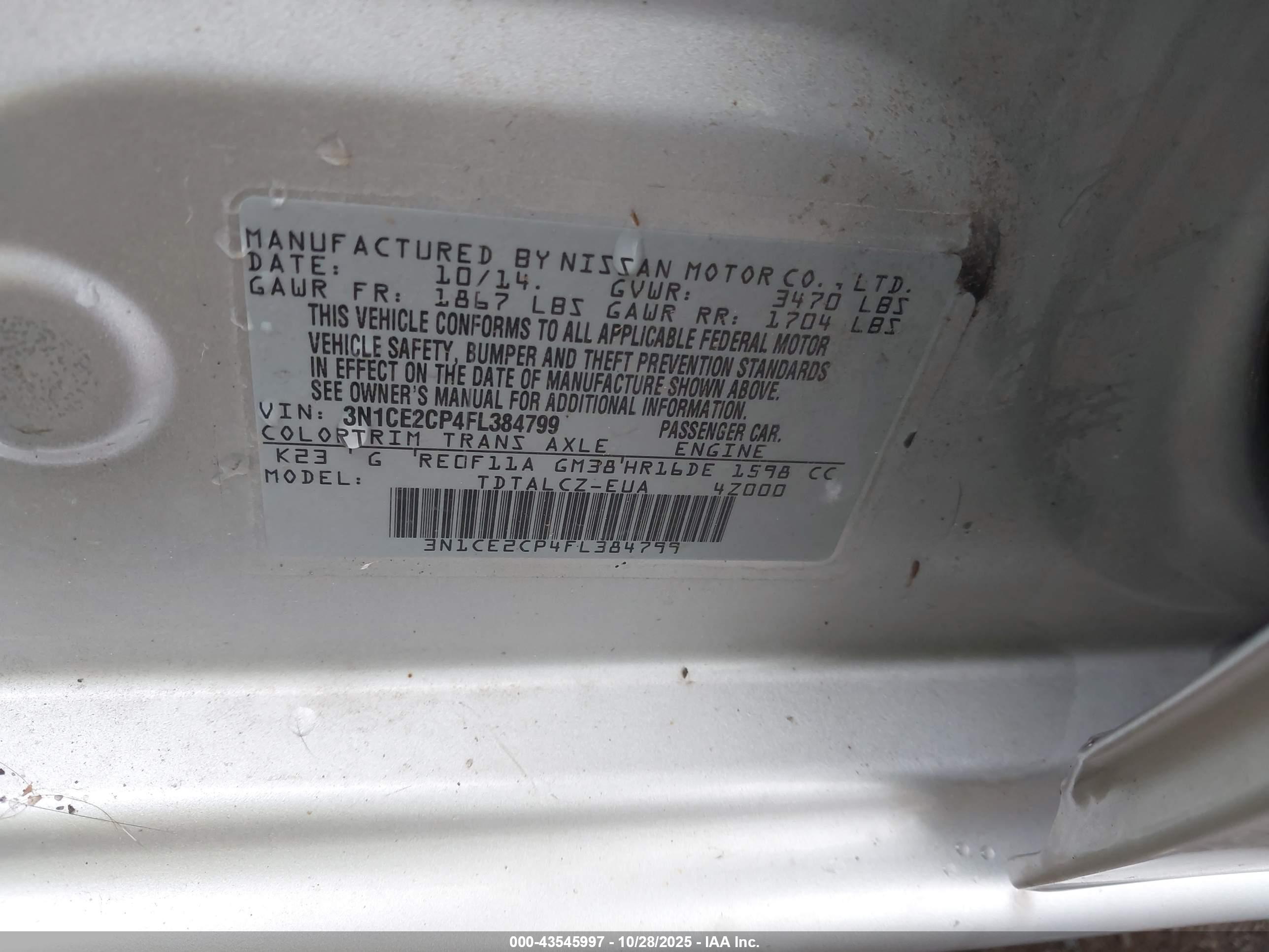NISSAN VERSA image 9