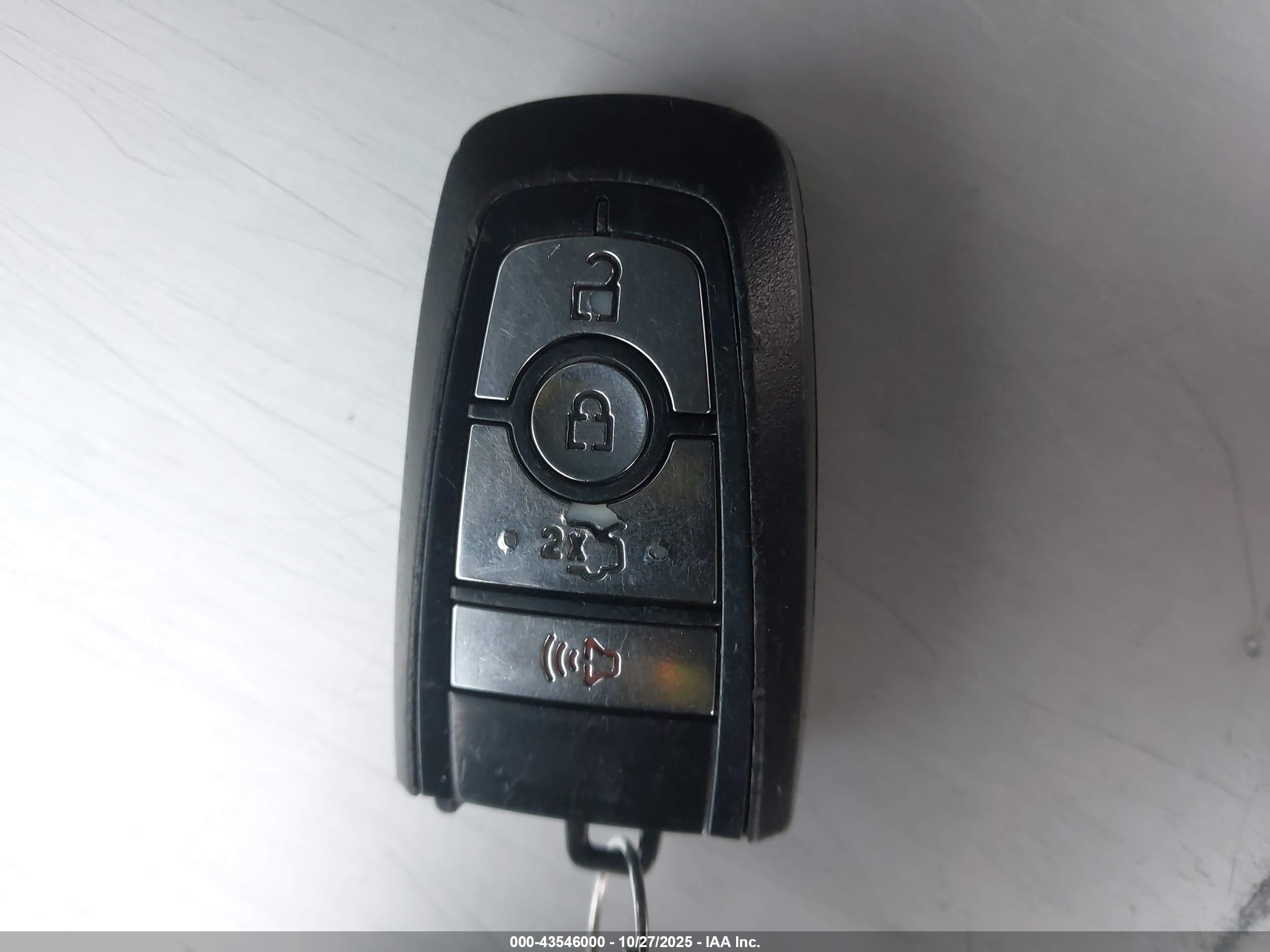 FORD FUSION image 11