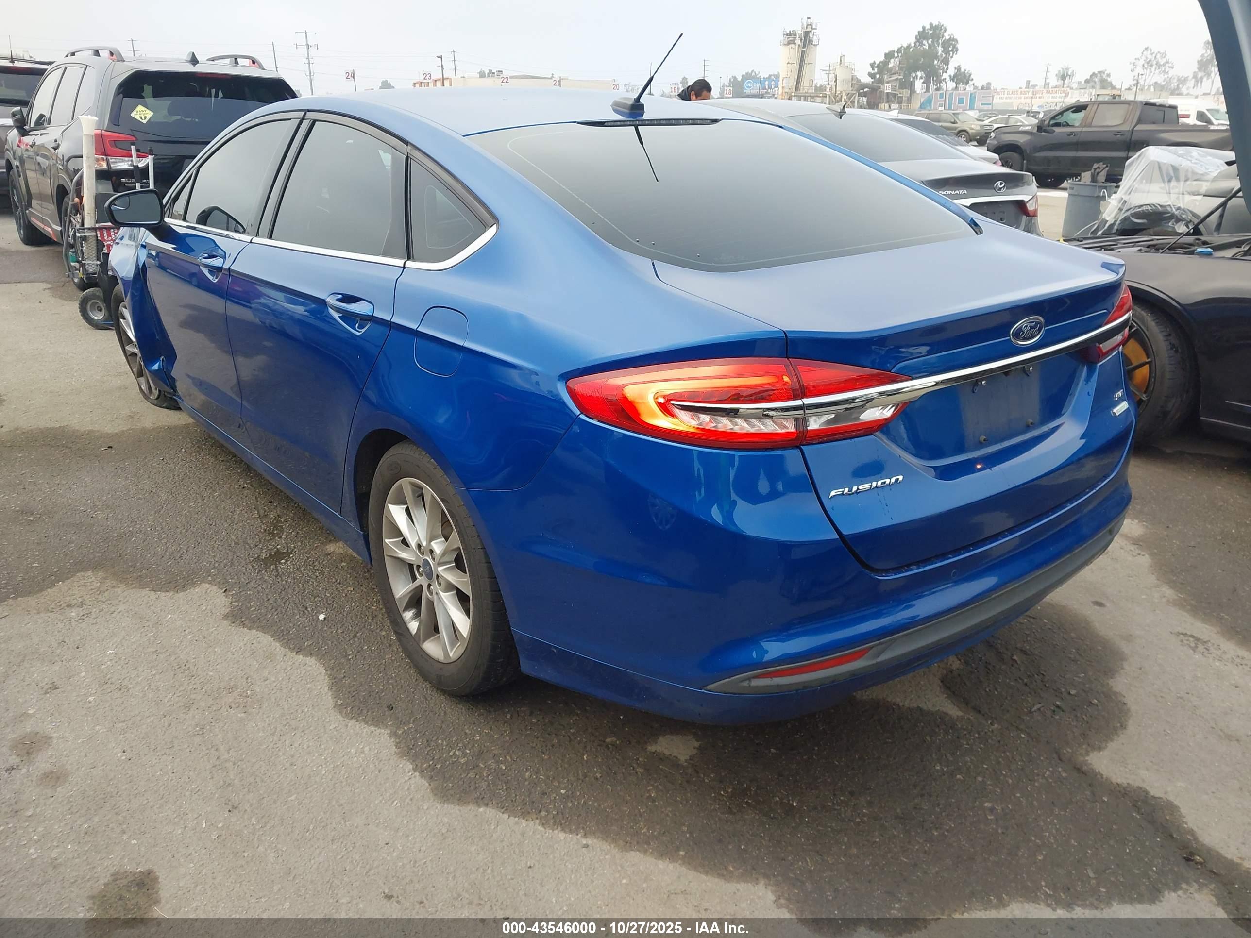 FORD FUSION image 3