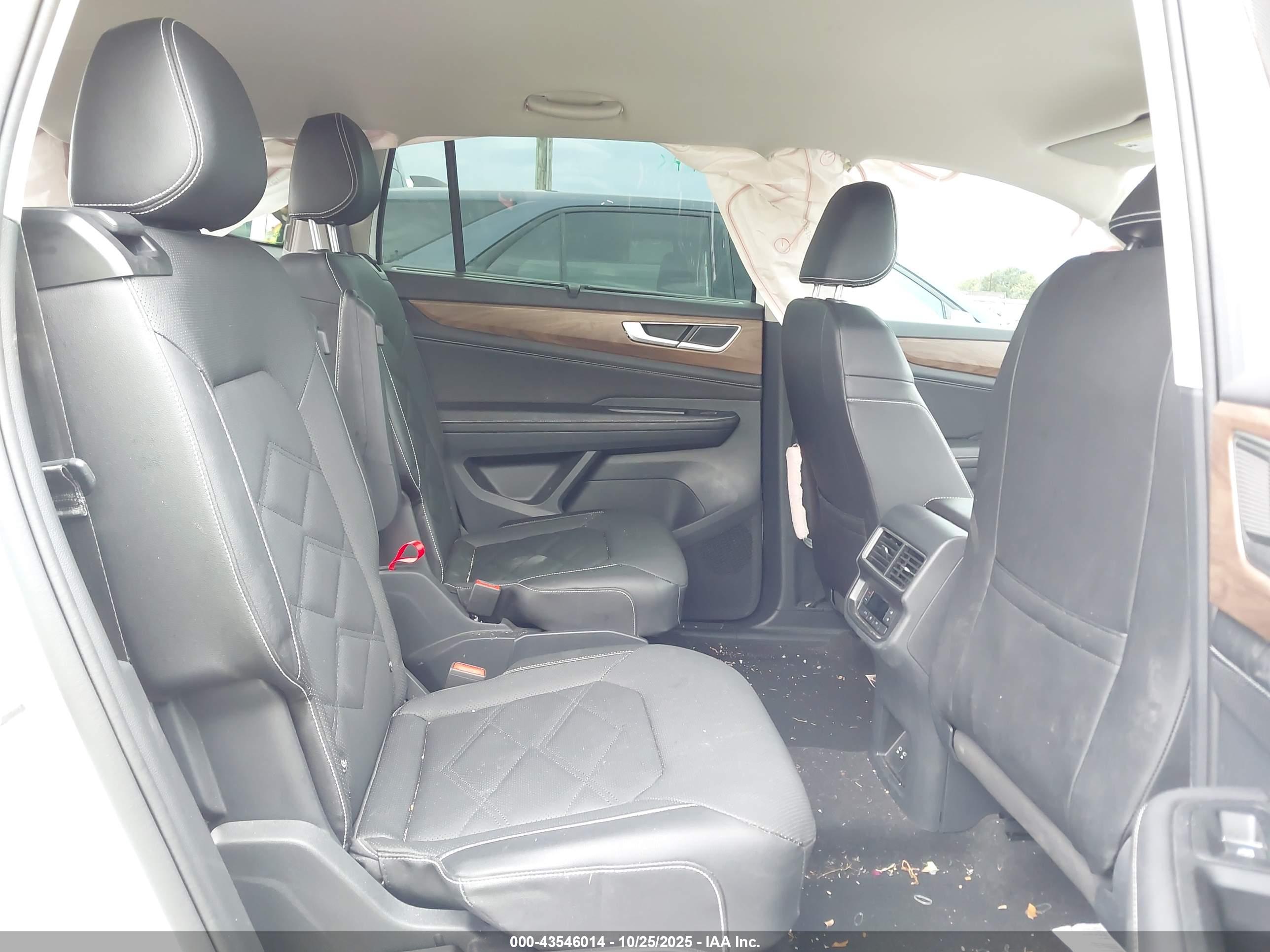 VOLKSWAGEN ATLAS image 8
