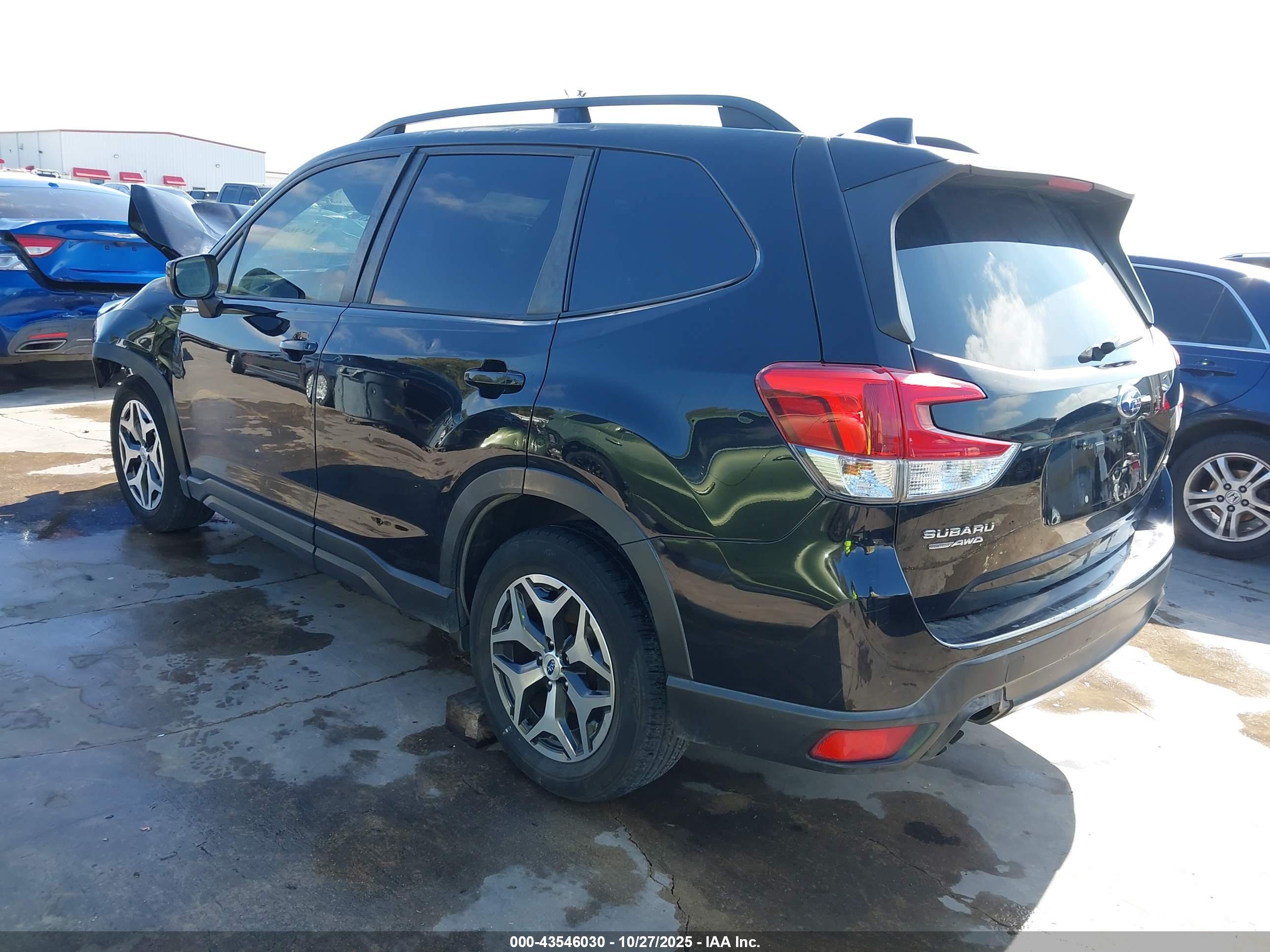 SUBARU FORESTER image 3