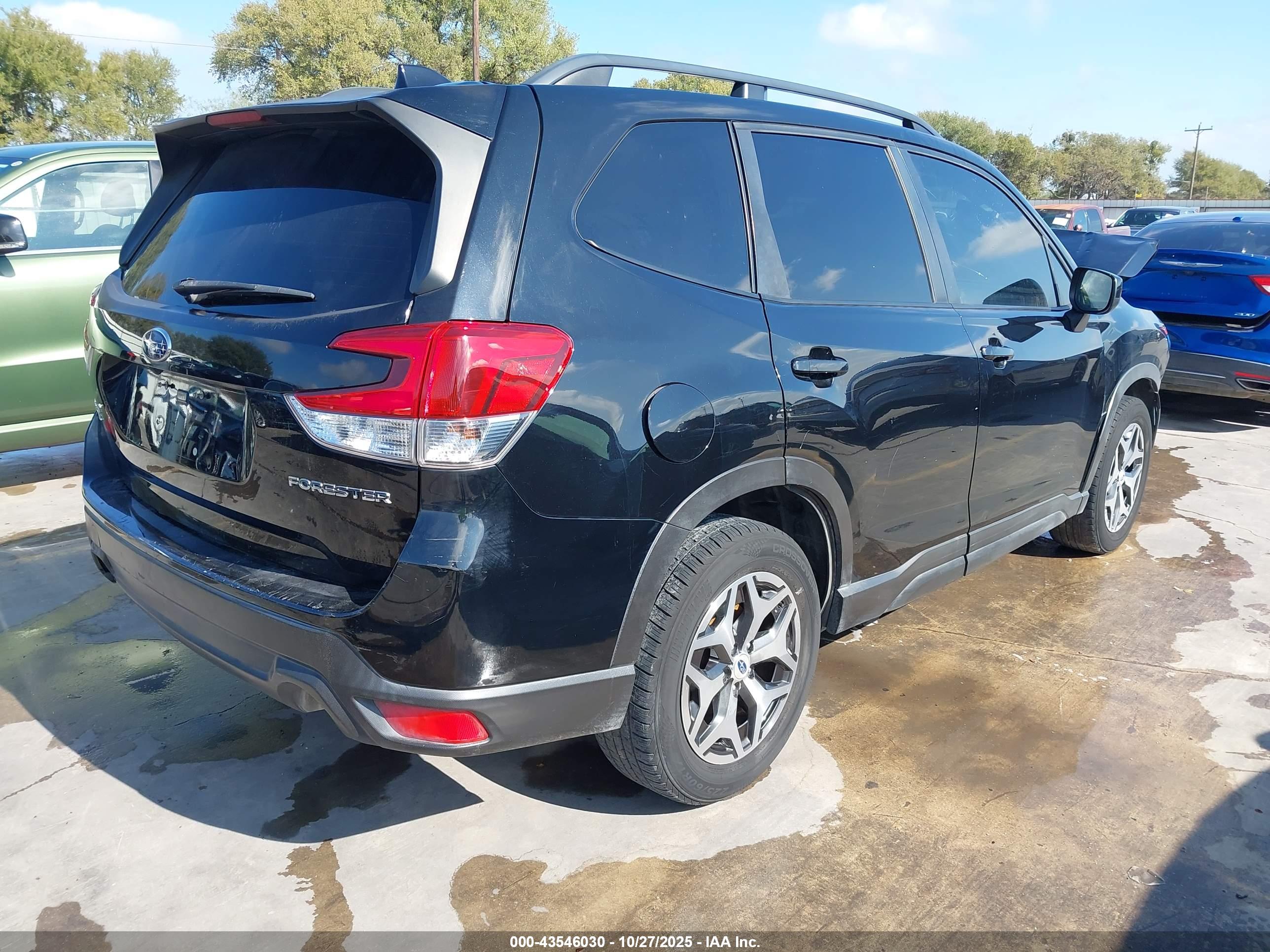SUBARU FORESTER image 4
